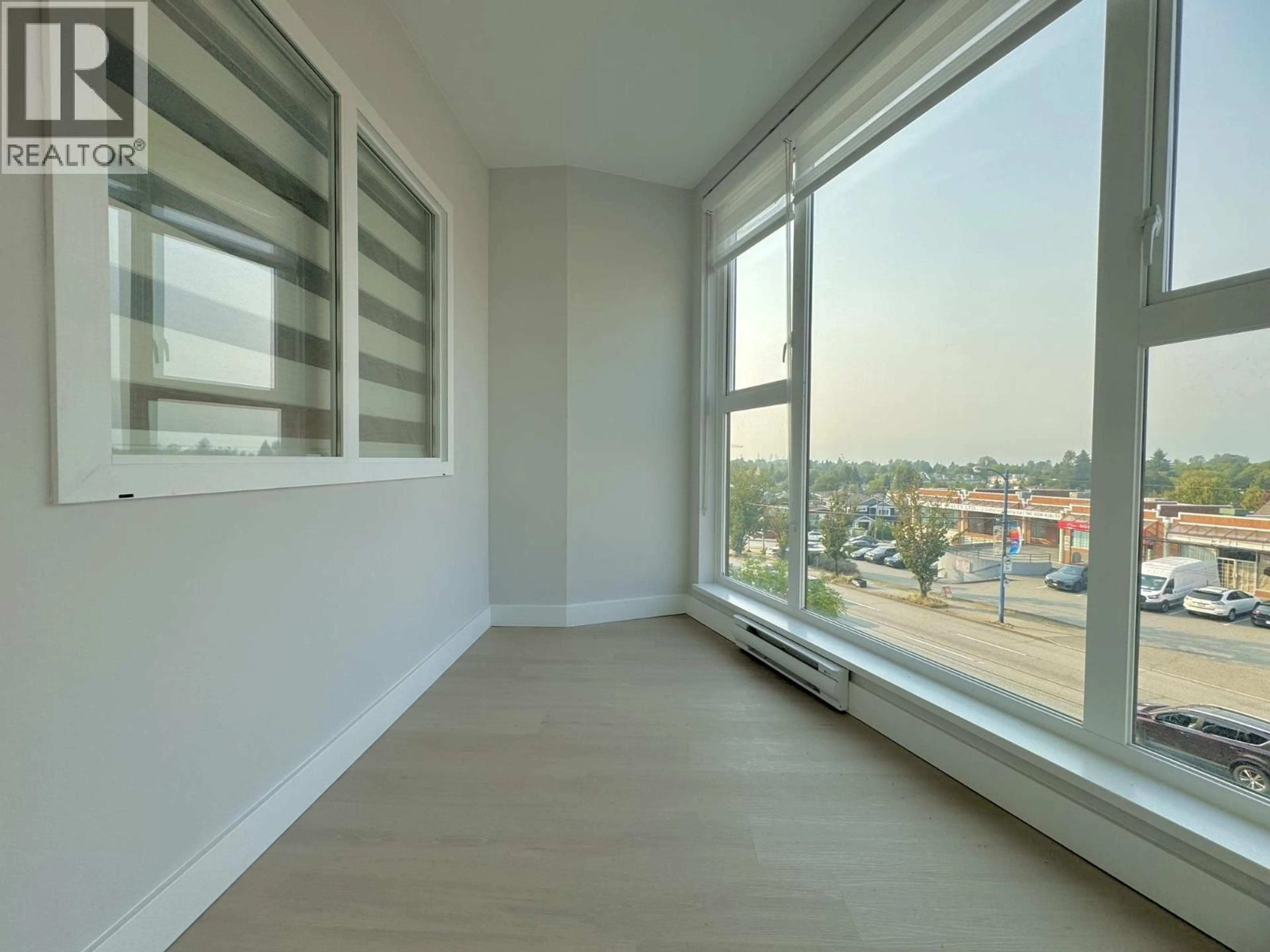 A pic of a room for 206 - 3050 KINGSWAY, Vancouver British Columbia V5R5J7
