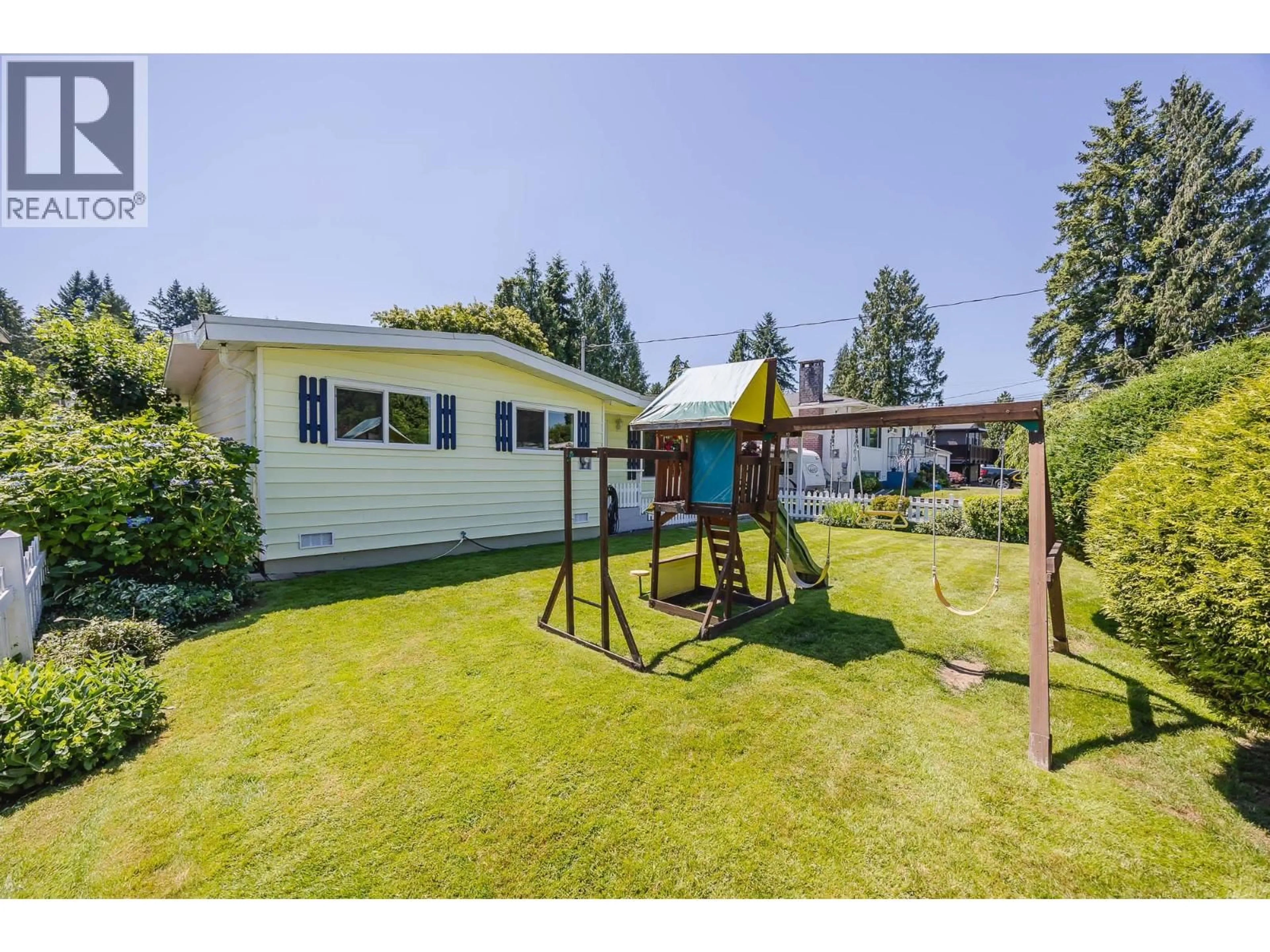 A pic from outside/outdoor area/front of a property/back of a property/a pic from drone, unknown for 21632 EXETER AVENUE, Maple Ridge British Columbia V2X4M8