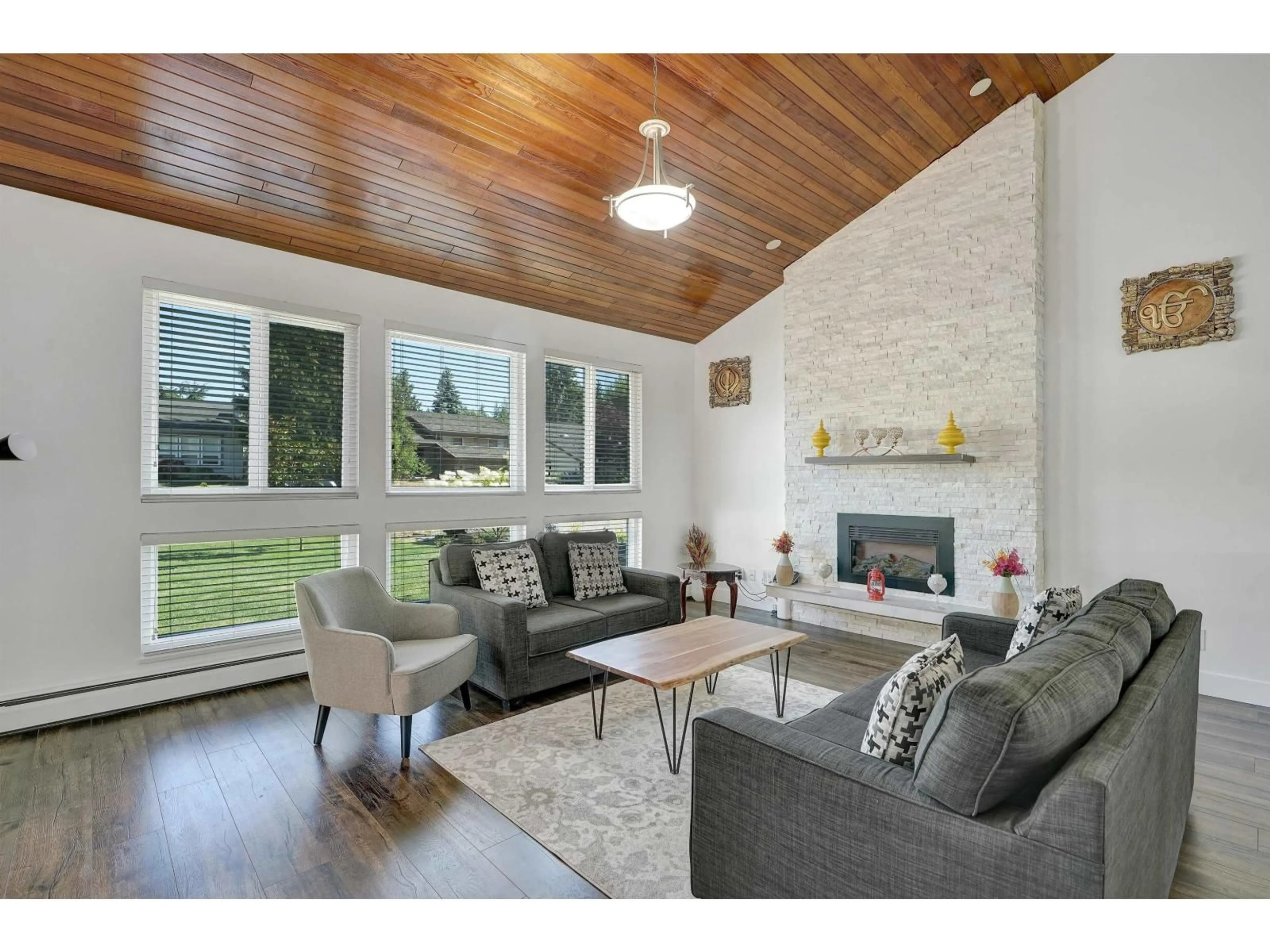 Living room with furniture, unknown for 6875 ROCKFORD, Delta British Columbia V4E2S5