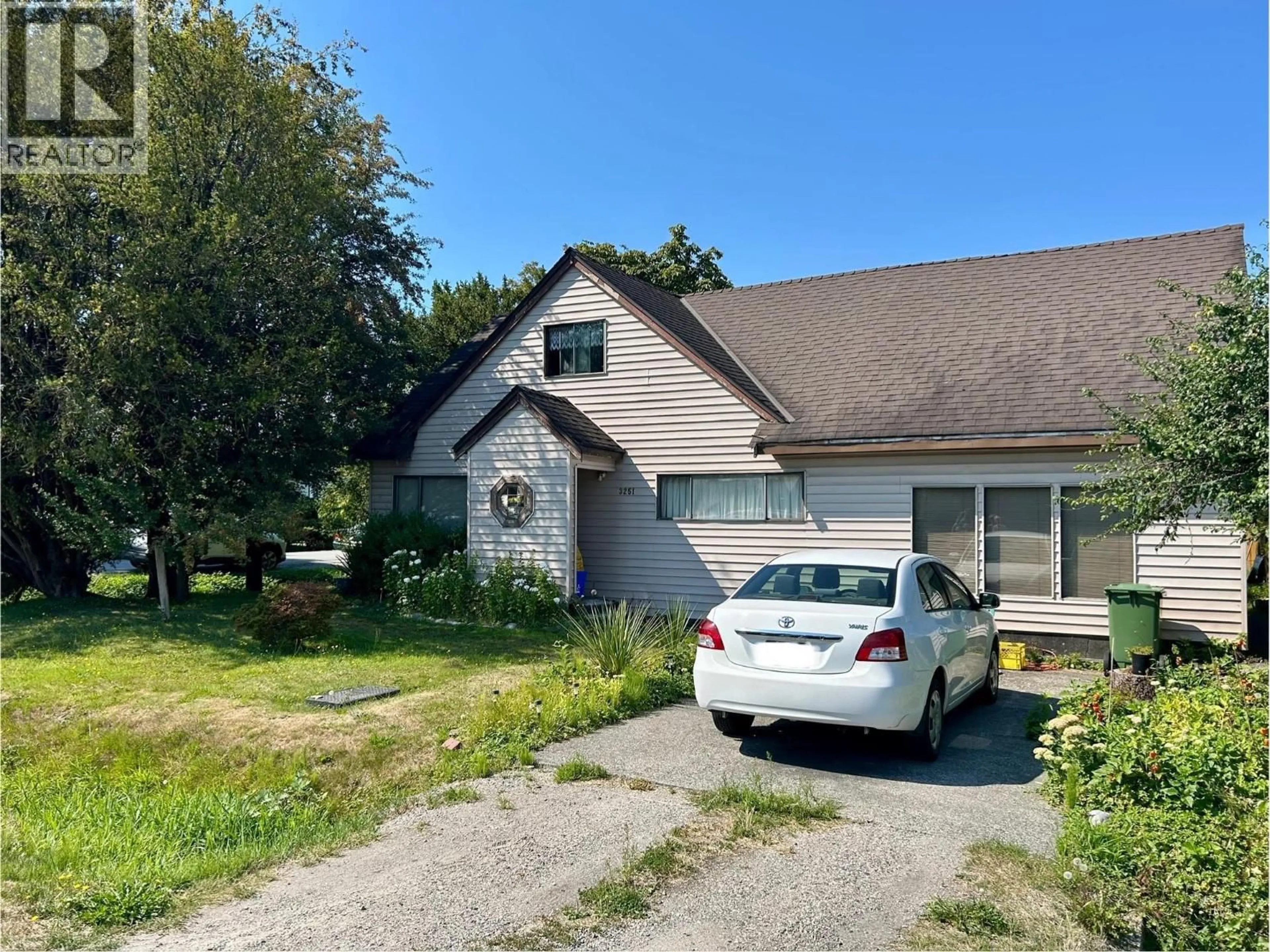 A pic from outside/outdoor area/front of a property/back of a property/a pic from drone, street for 3251 REGINA AVENUE, Richmond British Columbia V6X2K6