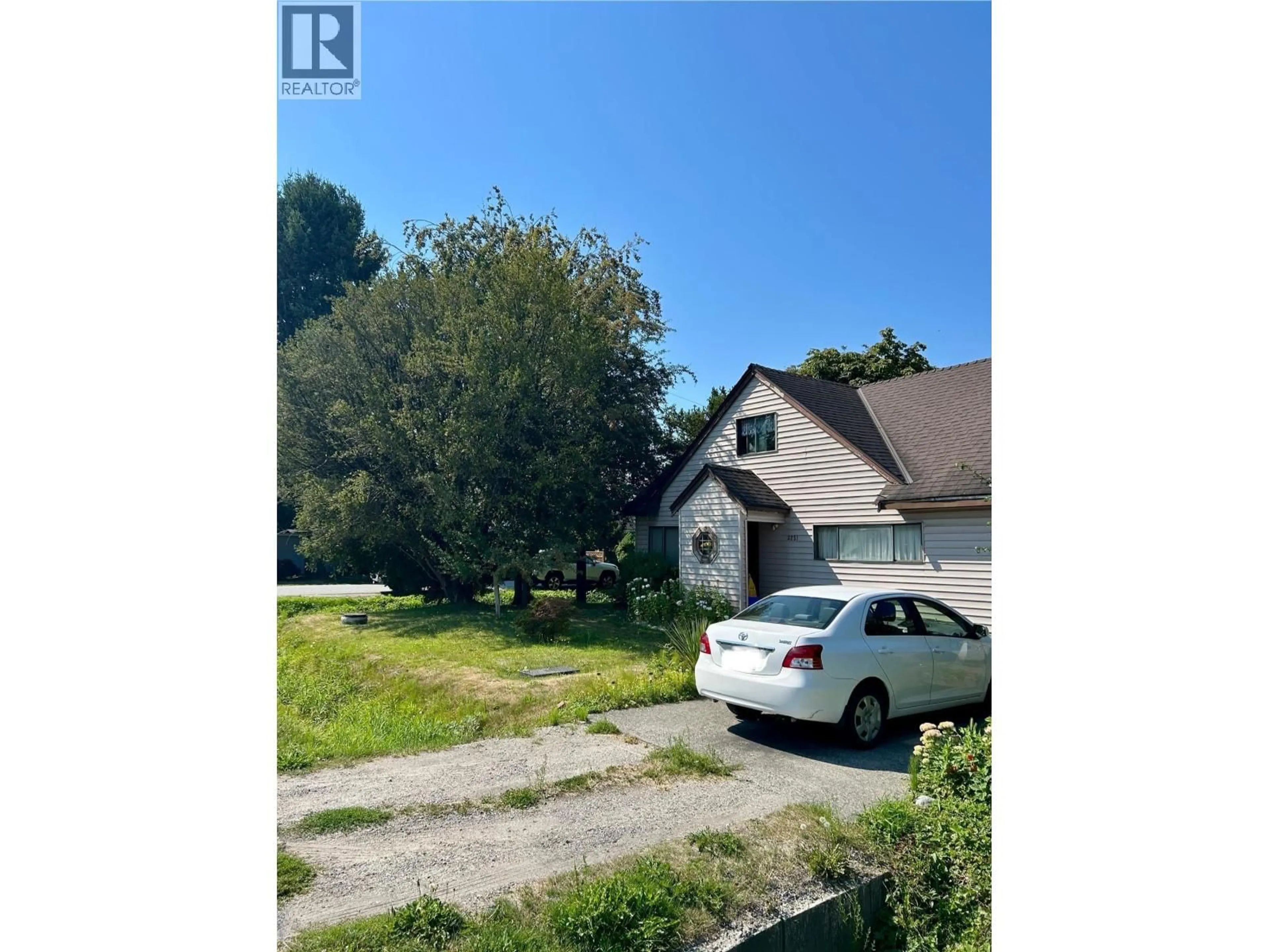 A pic from outside/outdoor area/front of a property/back of a property/a pic from drone, street for 3251 REGINA AVENUE, Richmond British Columbia V6X2K6