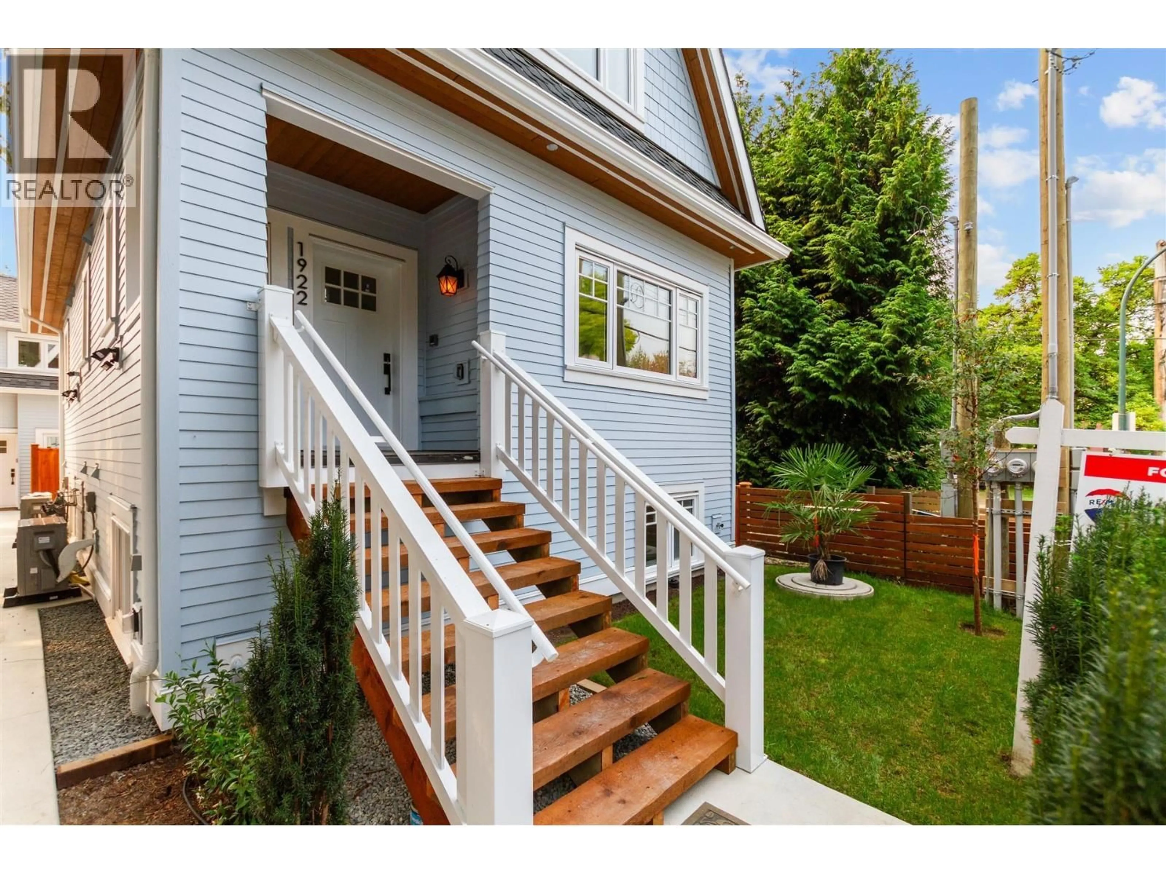 Home with vinyl exterior material, street for 1922 WILLIAM STREET, Vancouver British Columbia V5L2R8