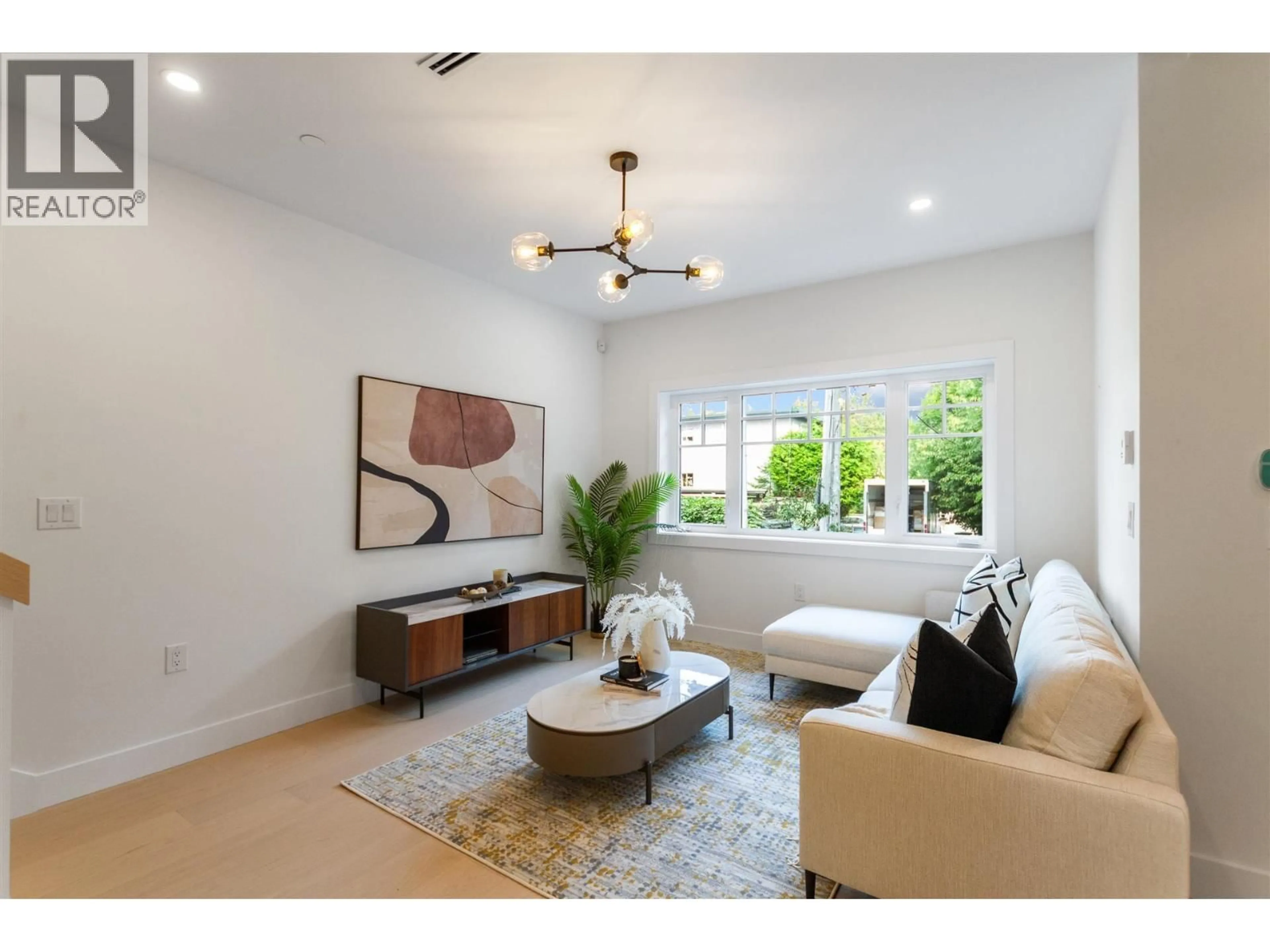 Living room with furniture, unknown for 1922 WILLIAM STREET, Vancouver British Columbia V5L2R8