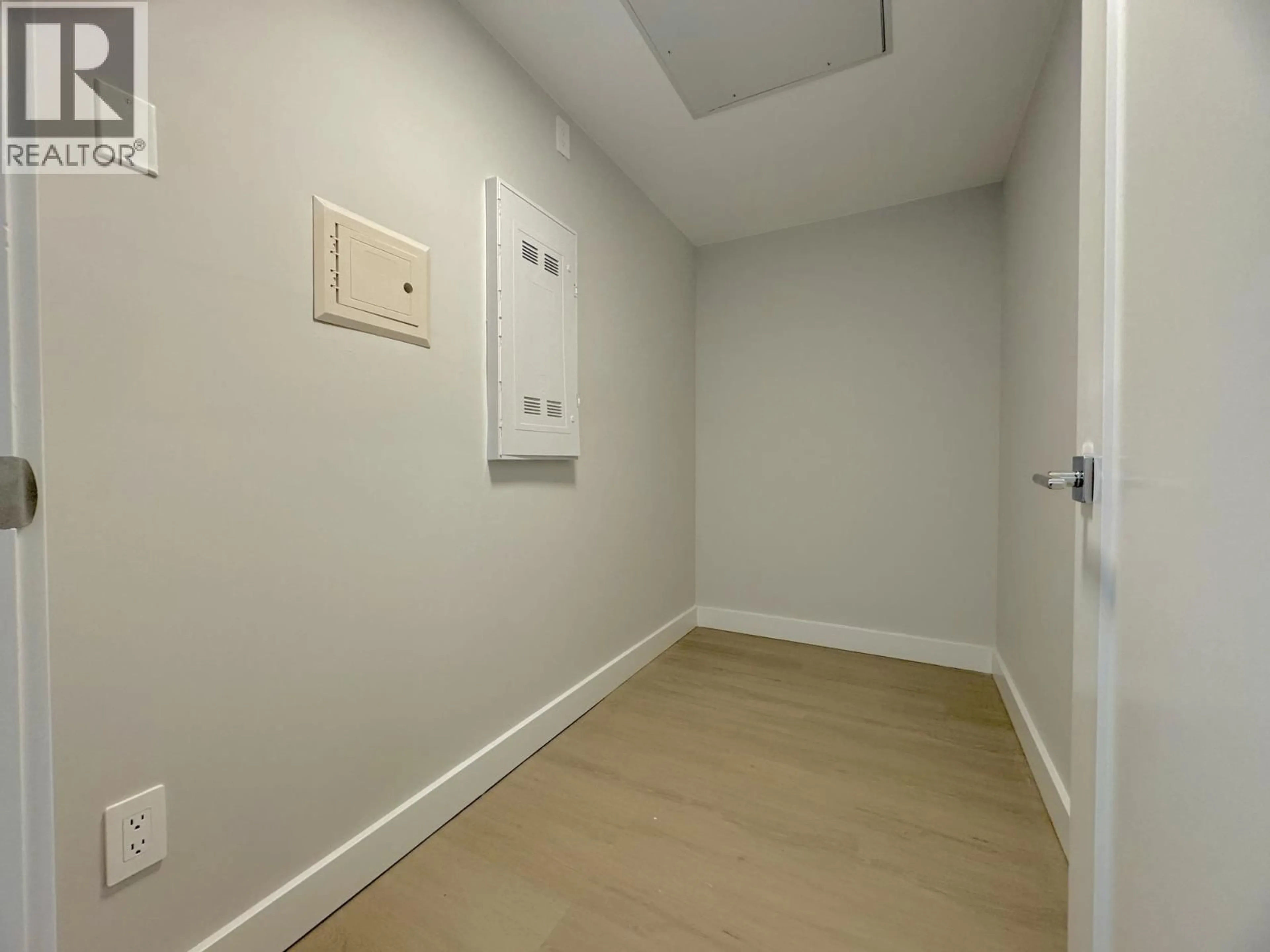 A pic of a room for 307 - 3050 KINGSWAY, Vancouver British Columbia V5R5J7
