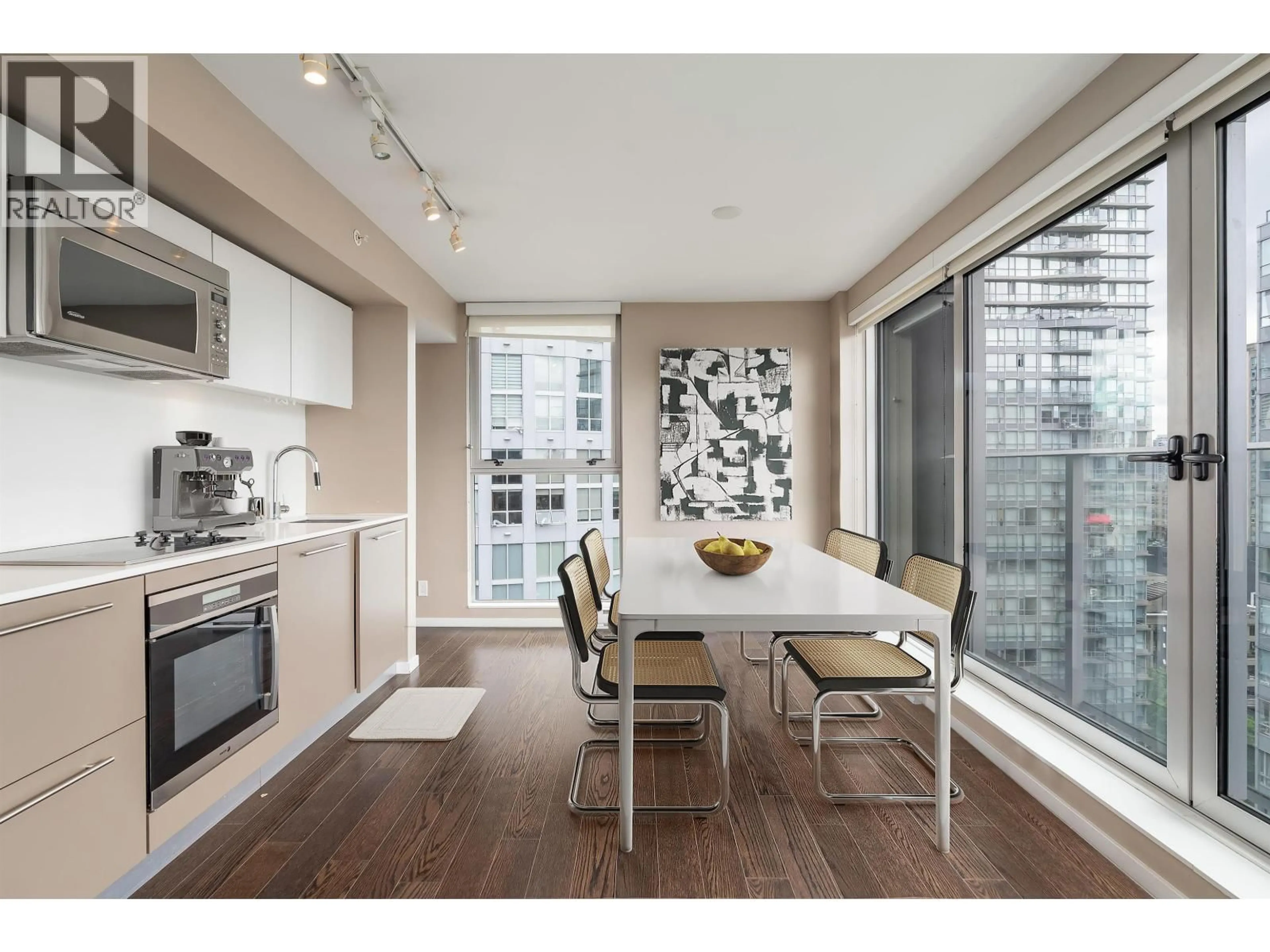 Open concept kitchen, wood/laminate floor for 1902 - 999 SEYMOUR STREET, Vancouver British Columbia V6B0M5