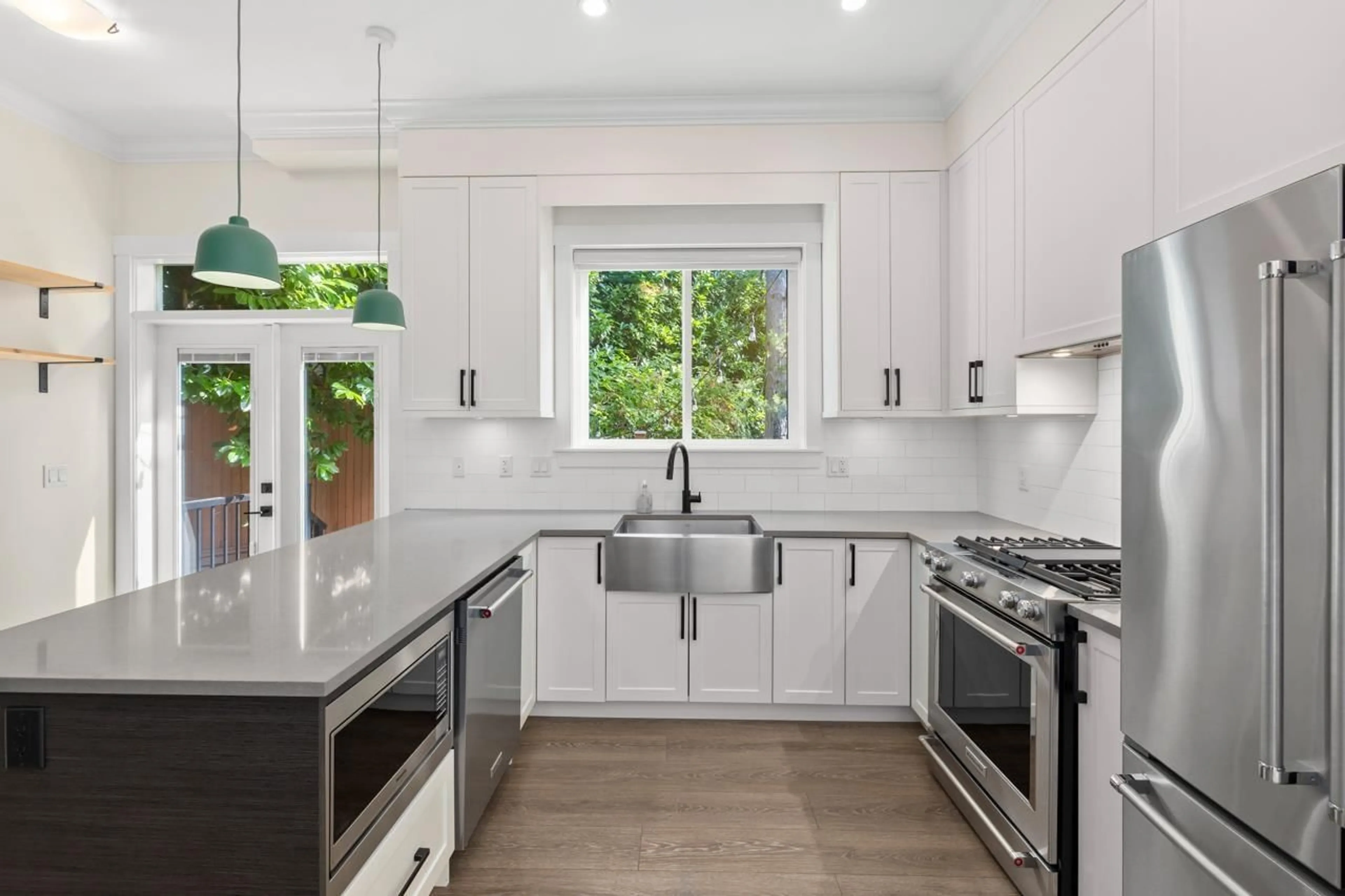 Contemporary kitchen, ceramic/tile floor for 14 - 1454 162B, Surrey British Columbia V4A9W9