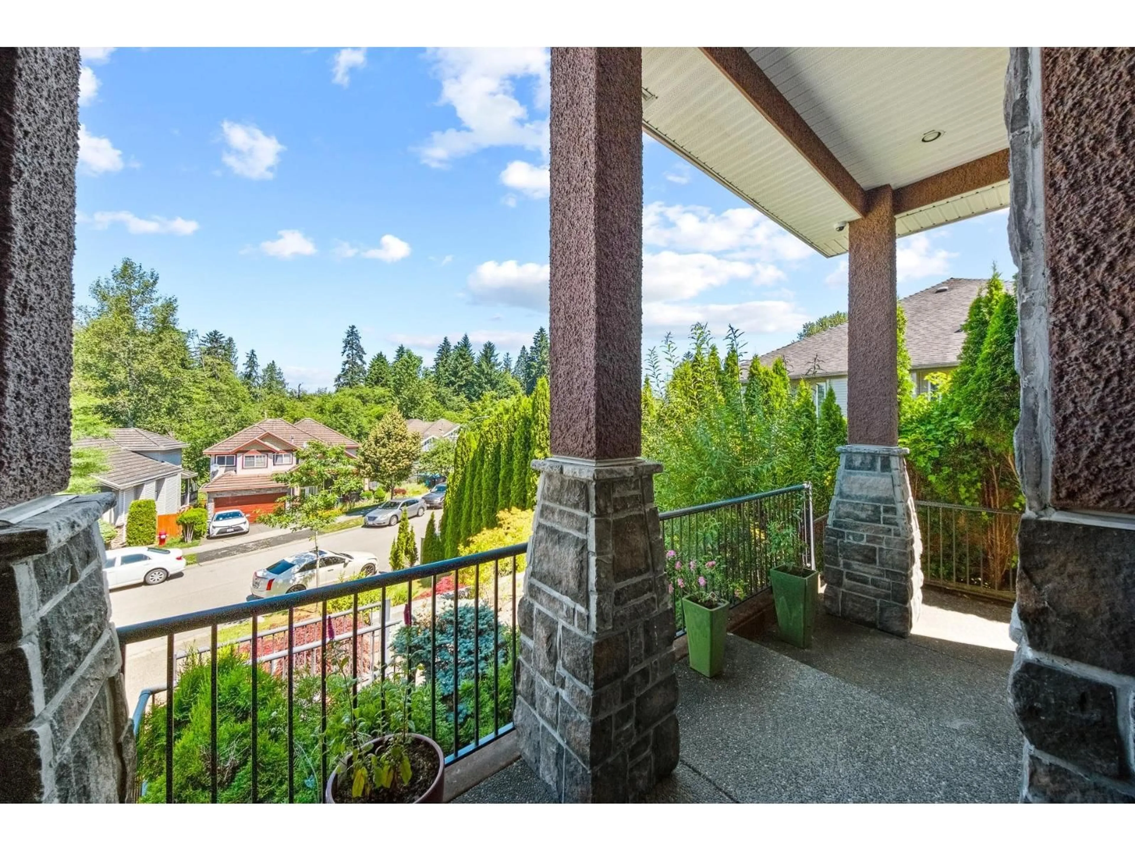 Patio, mountain view for 14498 78, Surrey British Columbia V3S9C5