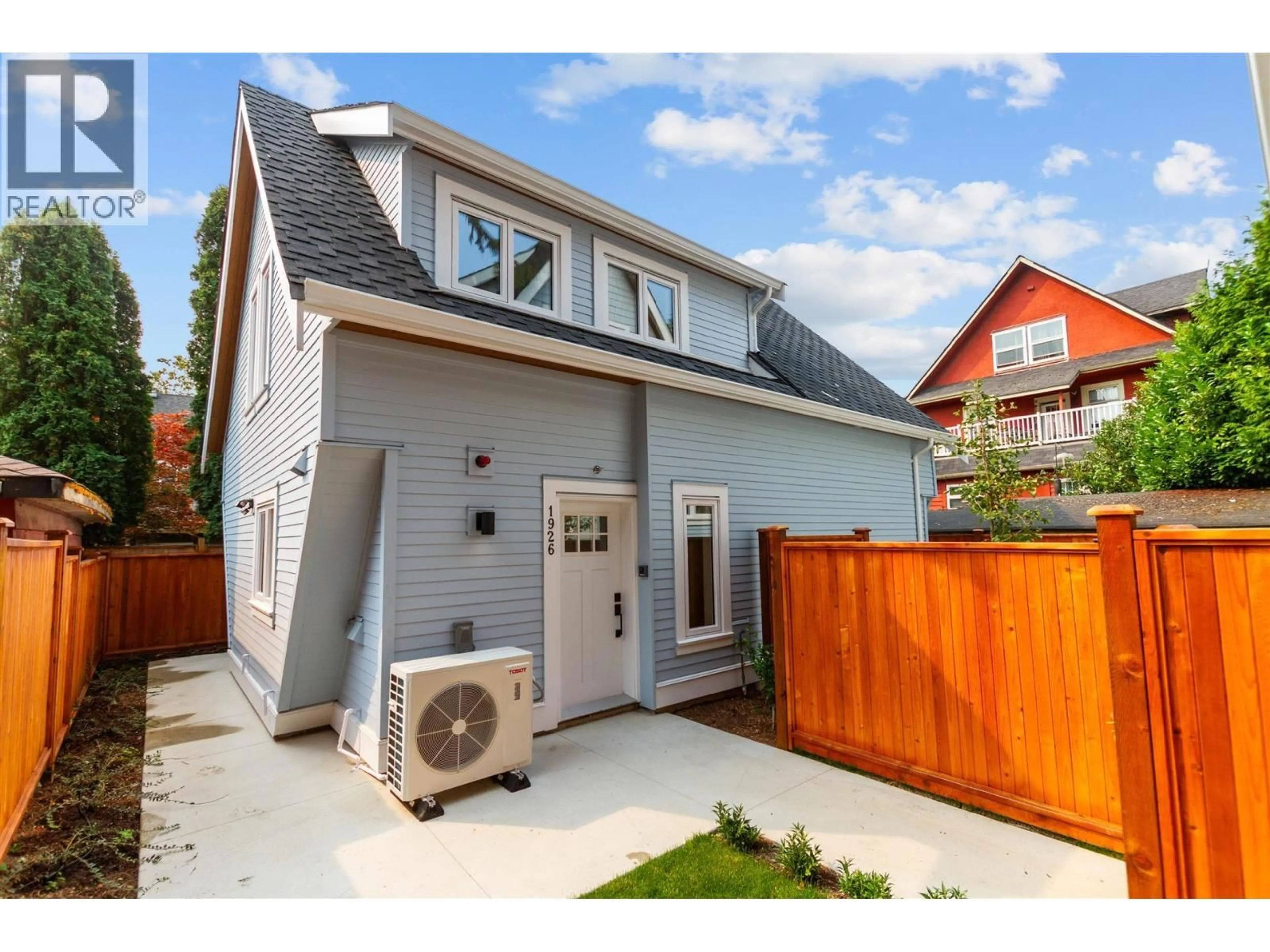 Unknown for 1926 WILLIAM STREET, Vancouver British Columbia V5L2R8