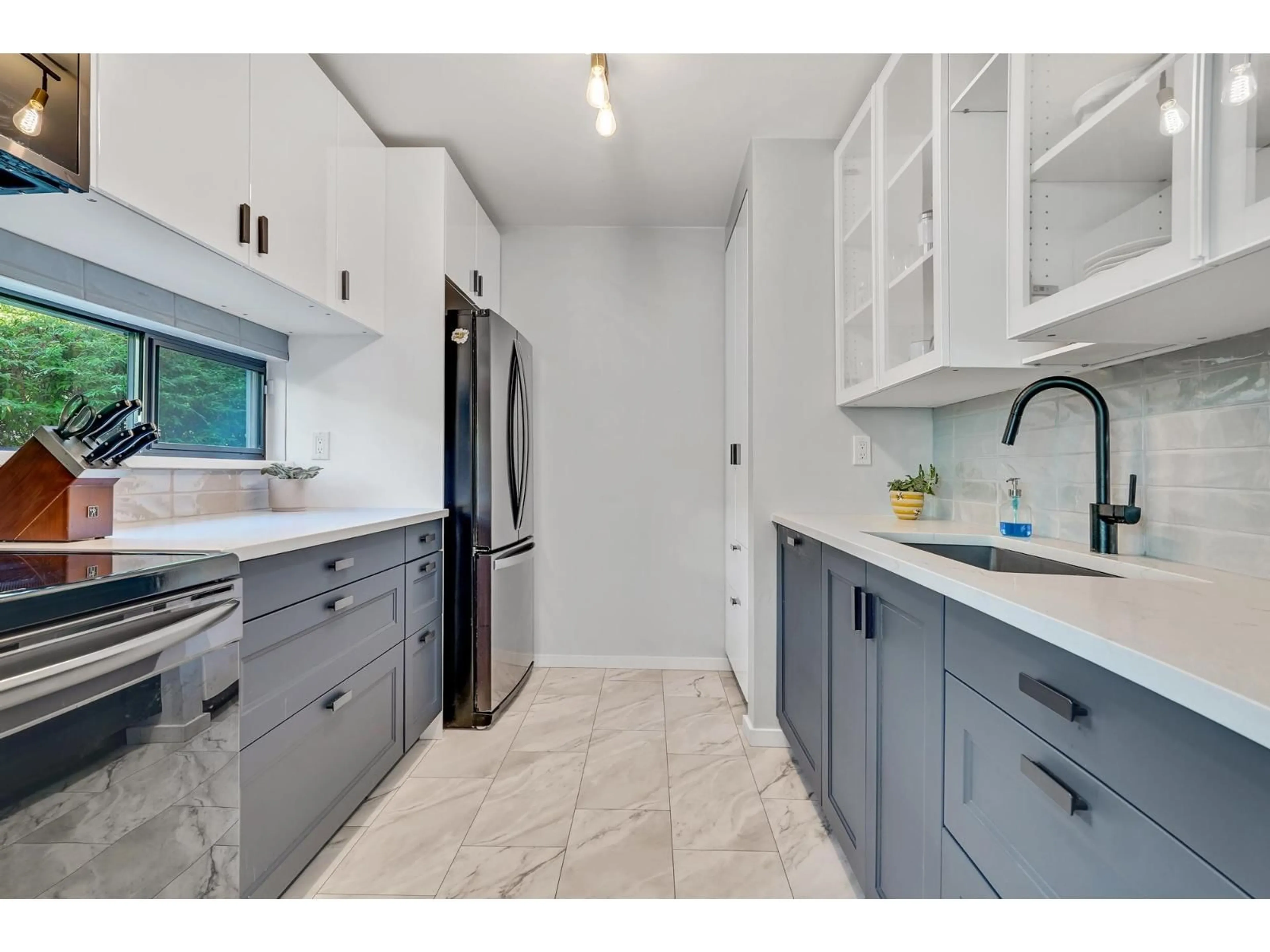 Unknown for 105 - 15041 PROSPECT, White Rock British Columbia V4B2B5