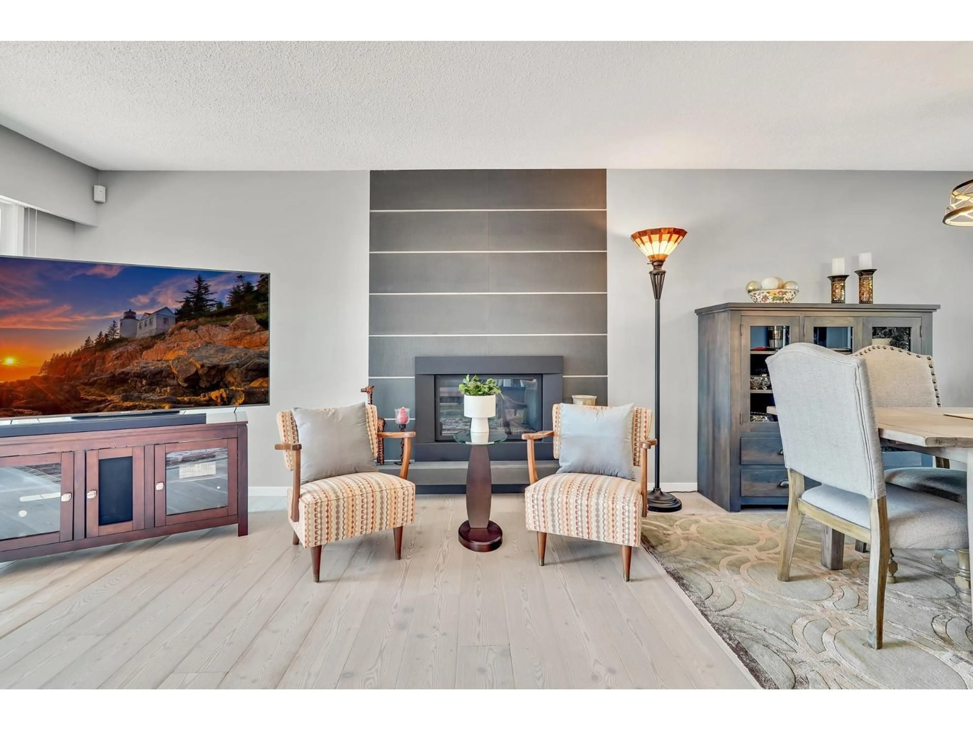 Living room with furniture, unknown for 105 - 15041 PROSPECT, White Rock British Columbia V4B2B5