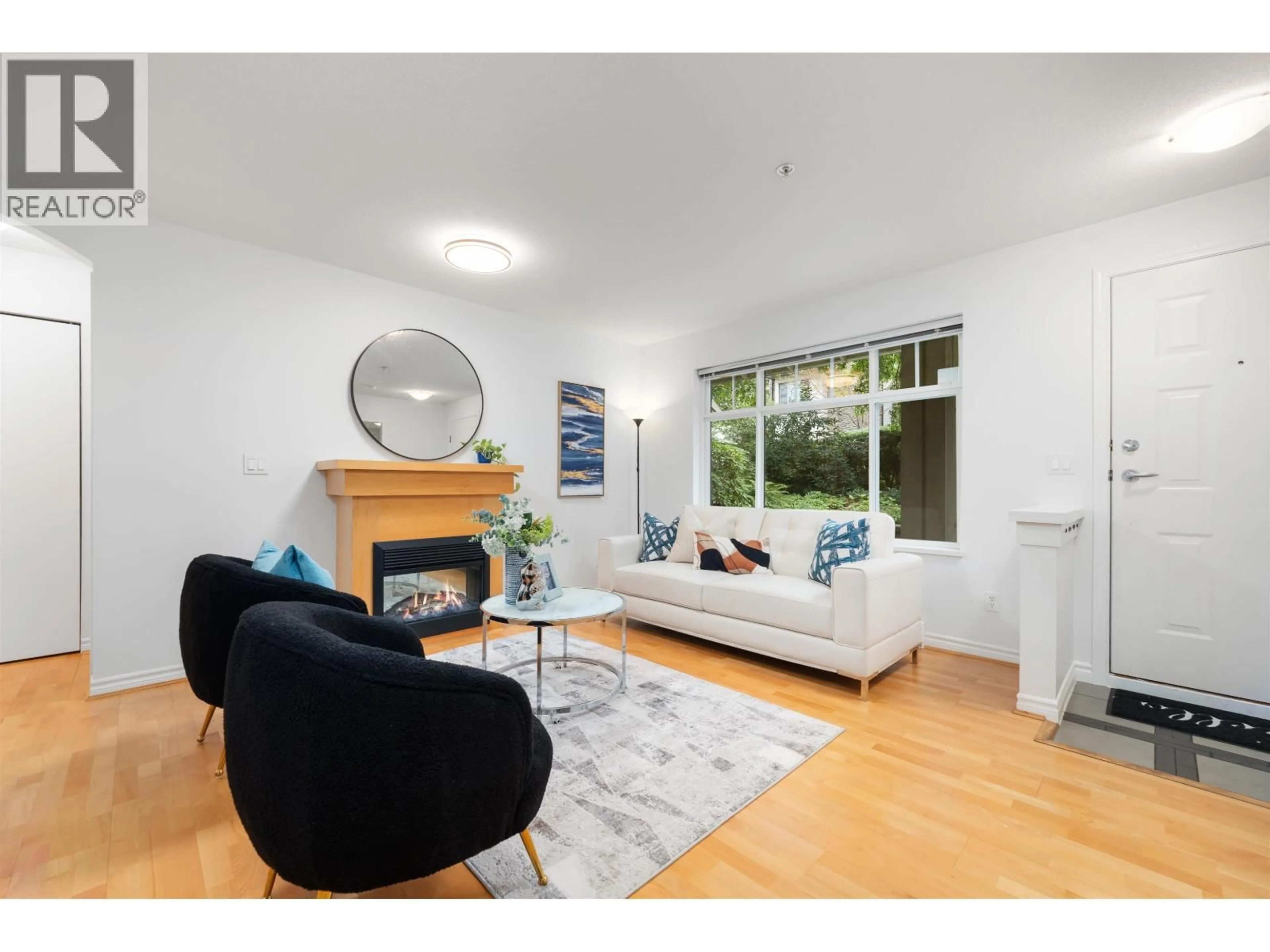 Living room with furniture, unknown for 51 - 7488 SOUTHWYNDE AVENUE, Burnaby British Columbia V3N5C6