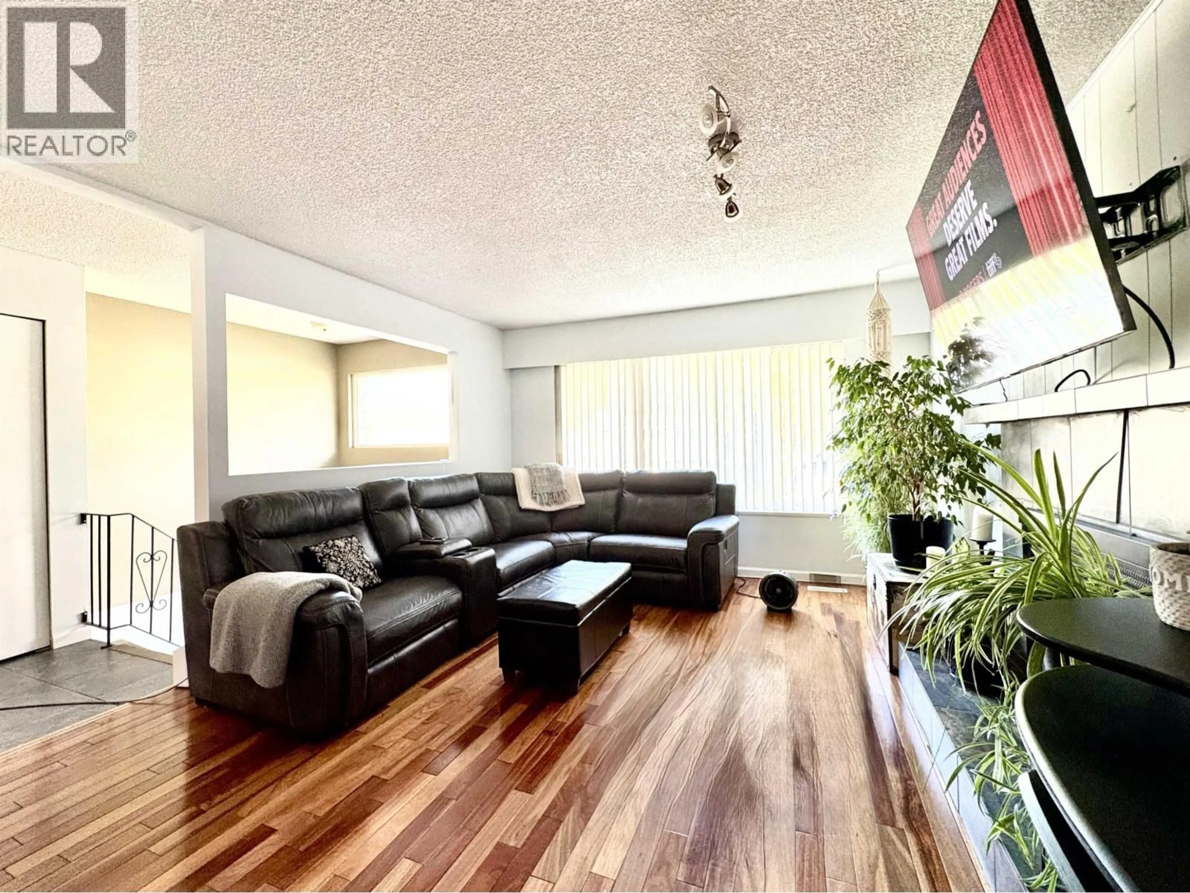 Living room with furniture, wood/laminate floor for 11717 209TH STREET, Maple Ridge British Columbia V2X7S6