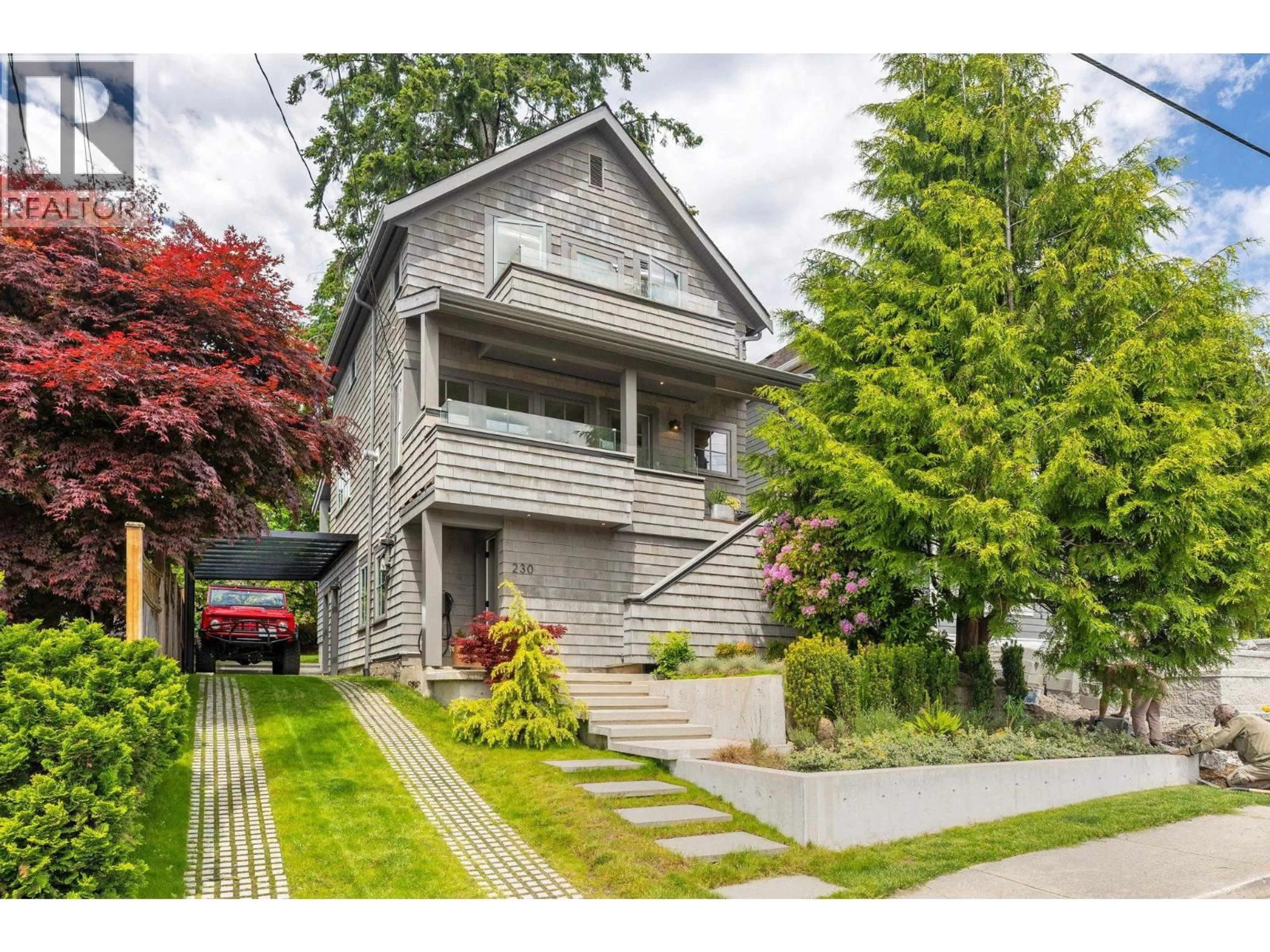 Unknown for 230 28 STREET, North Vancouver British Columbia V7N1C2