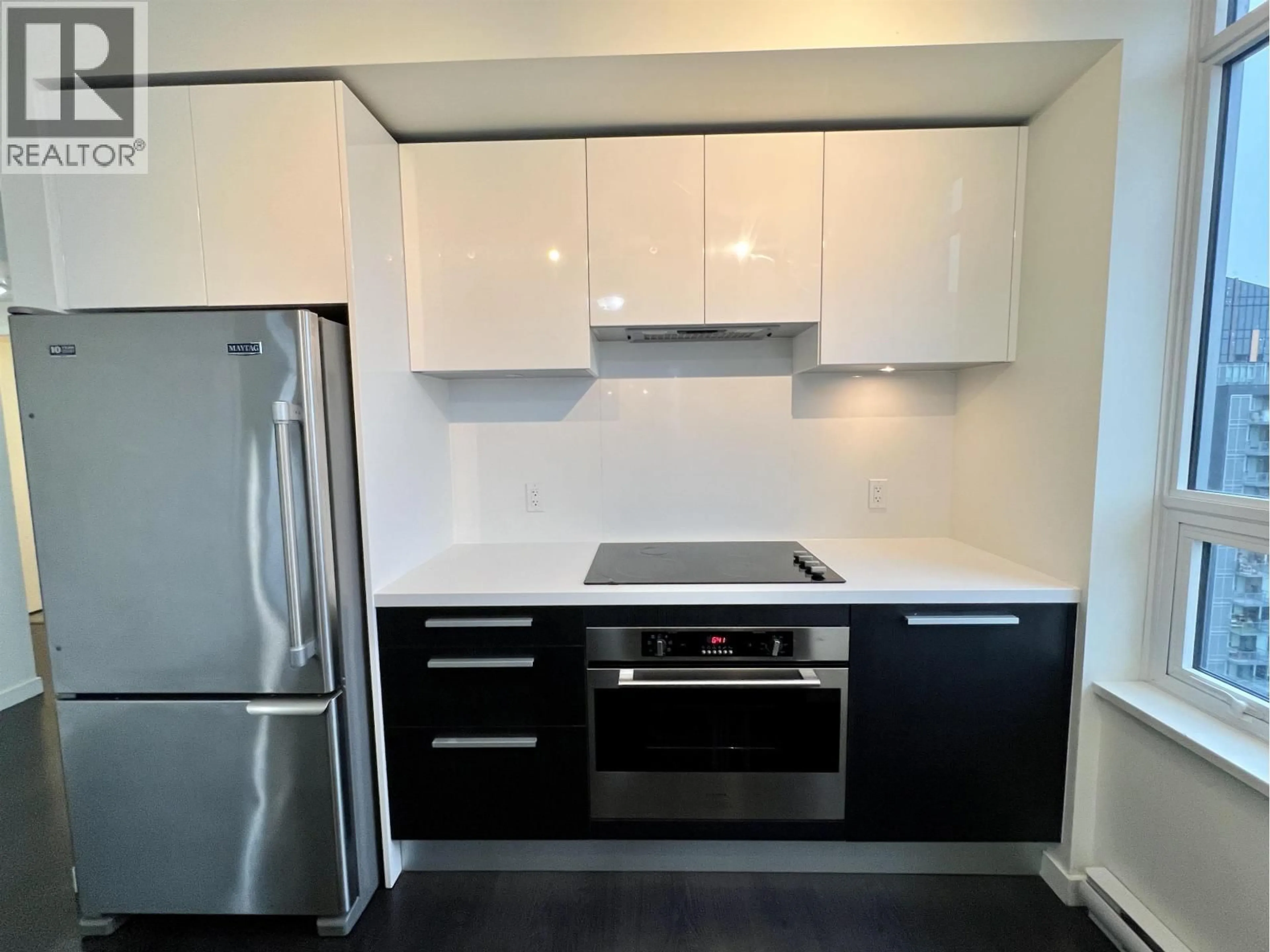 Standard kitchen, wood/laminate floor for 2707 - 6333 SILVER AVENUE, Burnaby British Columbia V5H0C3