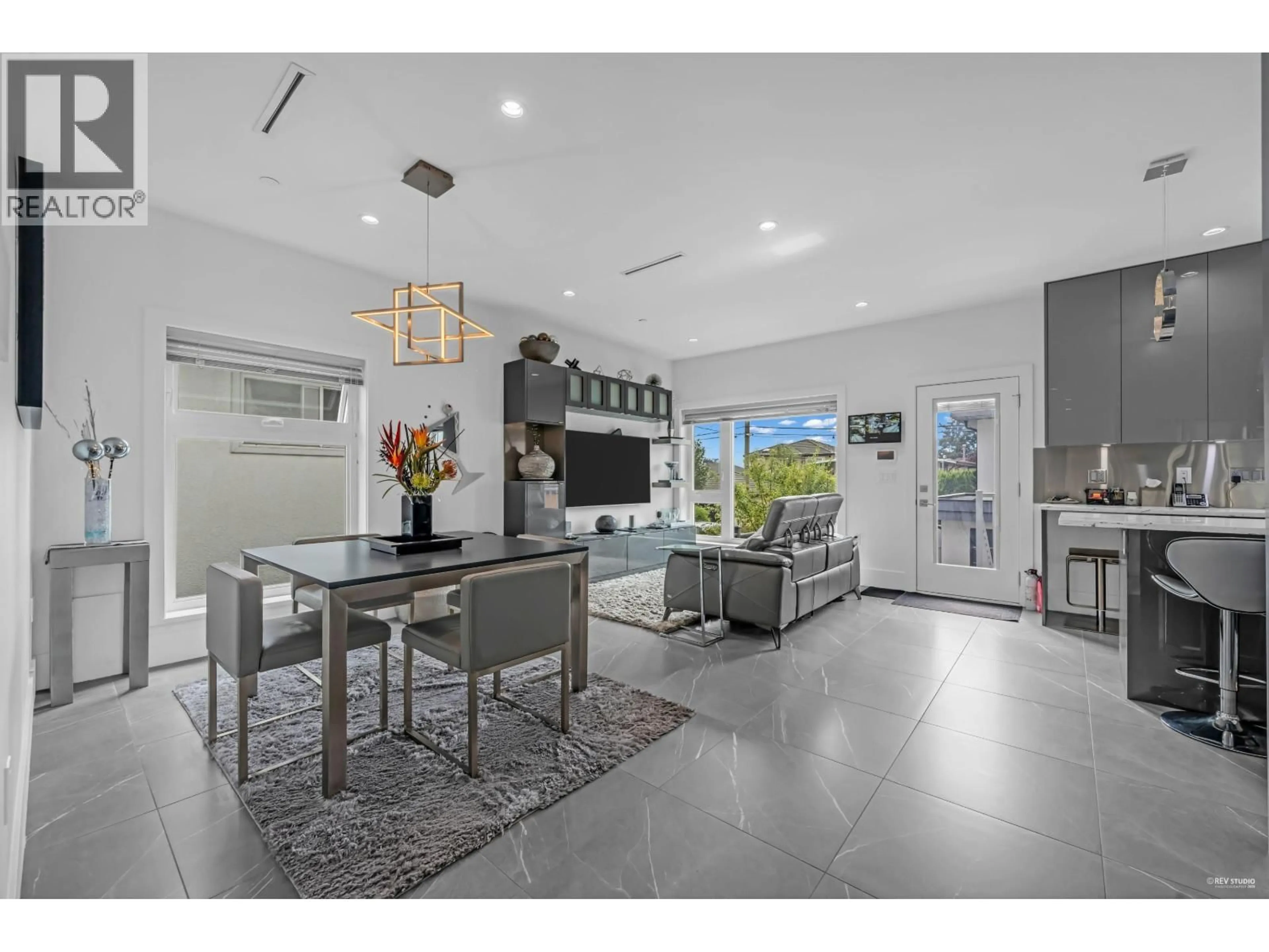 Open concept kitchen, ceramic/tile floor for 250 53RD AVENUE, Vancouver British Columbia V5X1H9