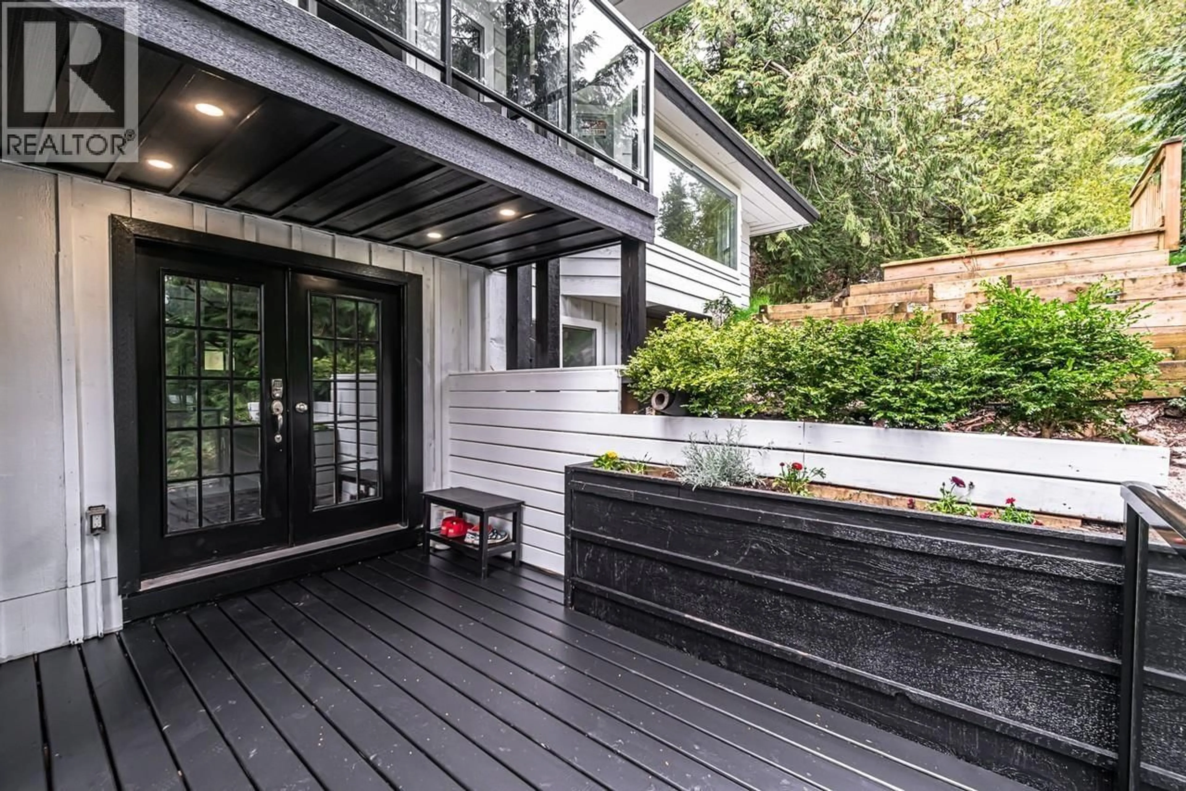 Home with vinyl exterior material, street for 4621 CAULFEILD DRIVE, West Vancouver British Columbia V7W1E9