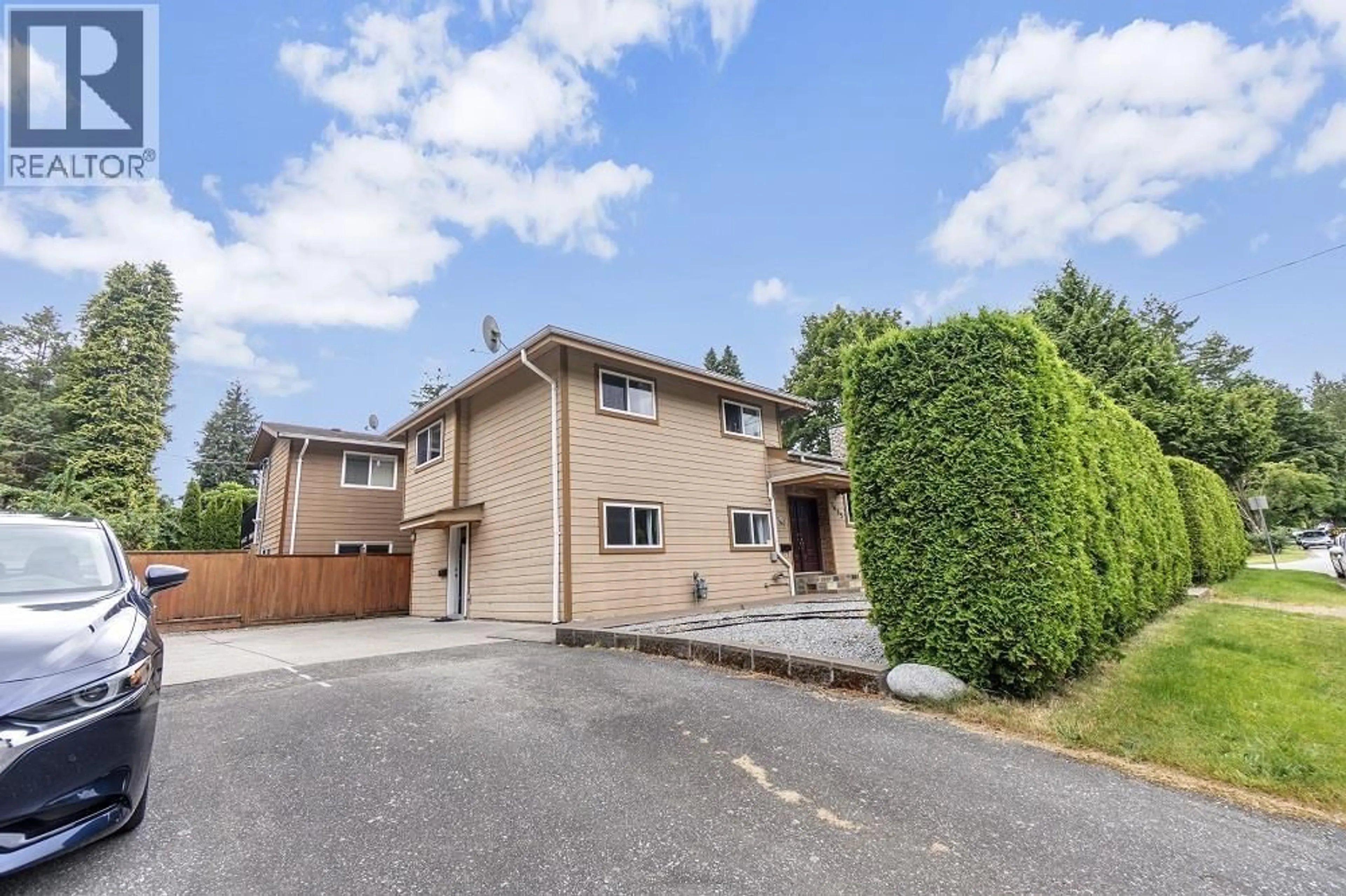 A pic from outside/outdoor area/front of a property/back of a property/a pic from drone, street for 1685 HOPE ROAD, North Vancouver British Columbia V7P1X2