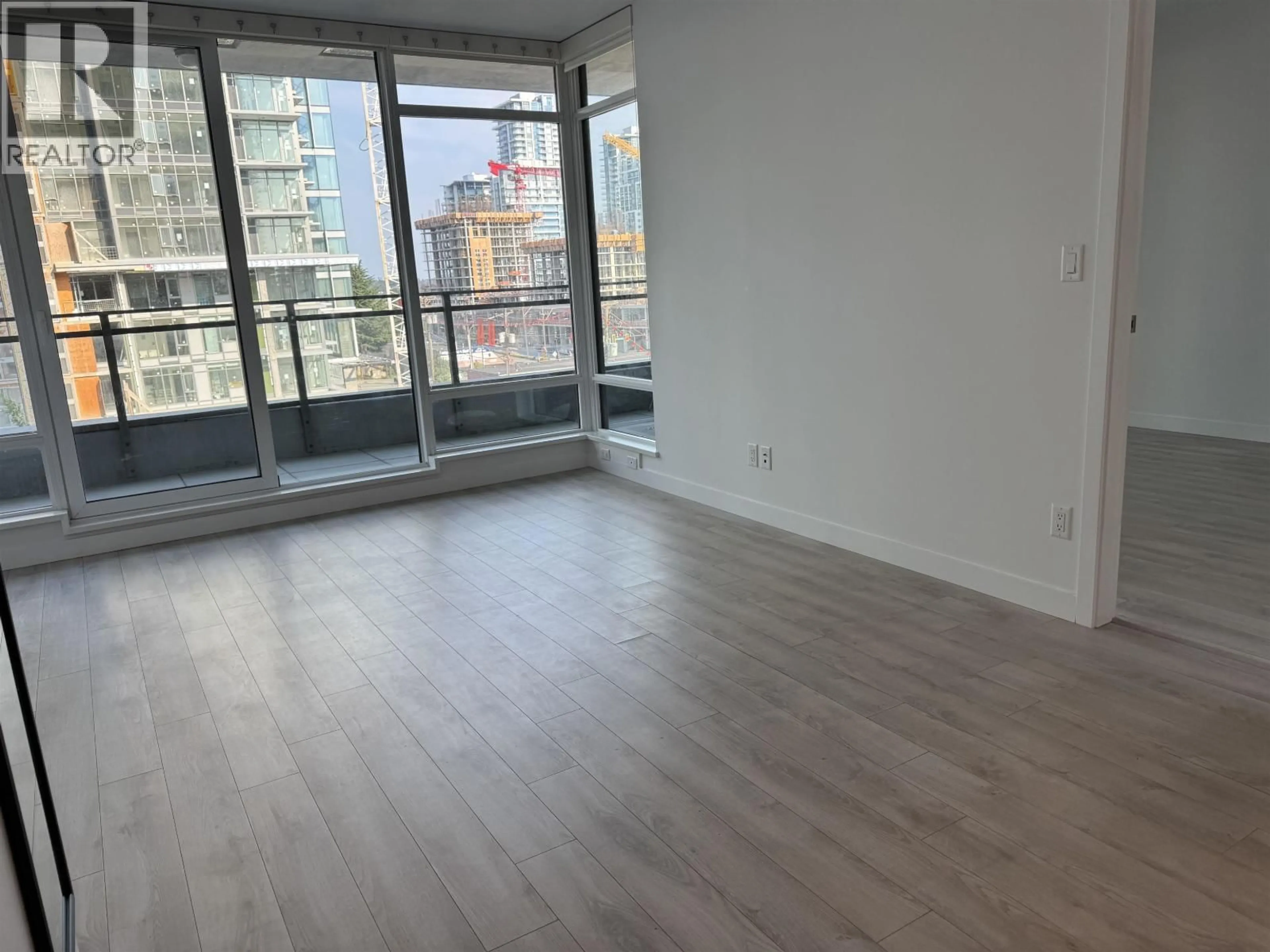 A pic of a room for 505 - 2085 SKYLINE COURT, Burnaby British Columbia V5C0M6