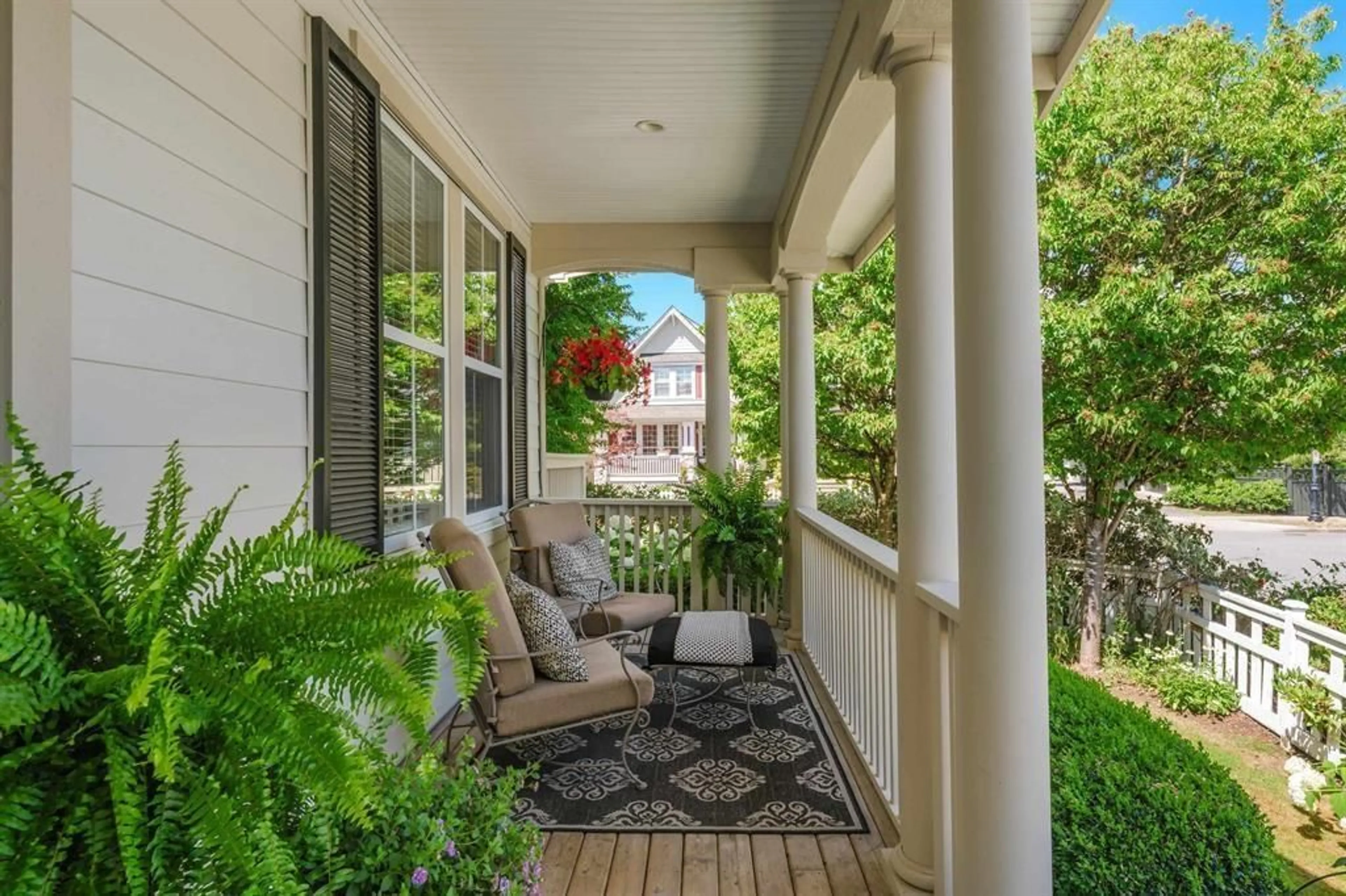 Patio, street for 23072 MUENCH, Langley British Columbia V1M4G6