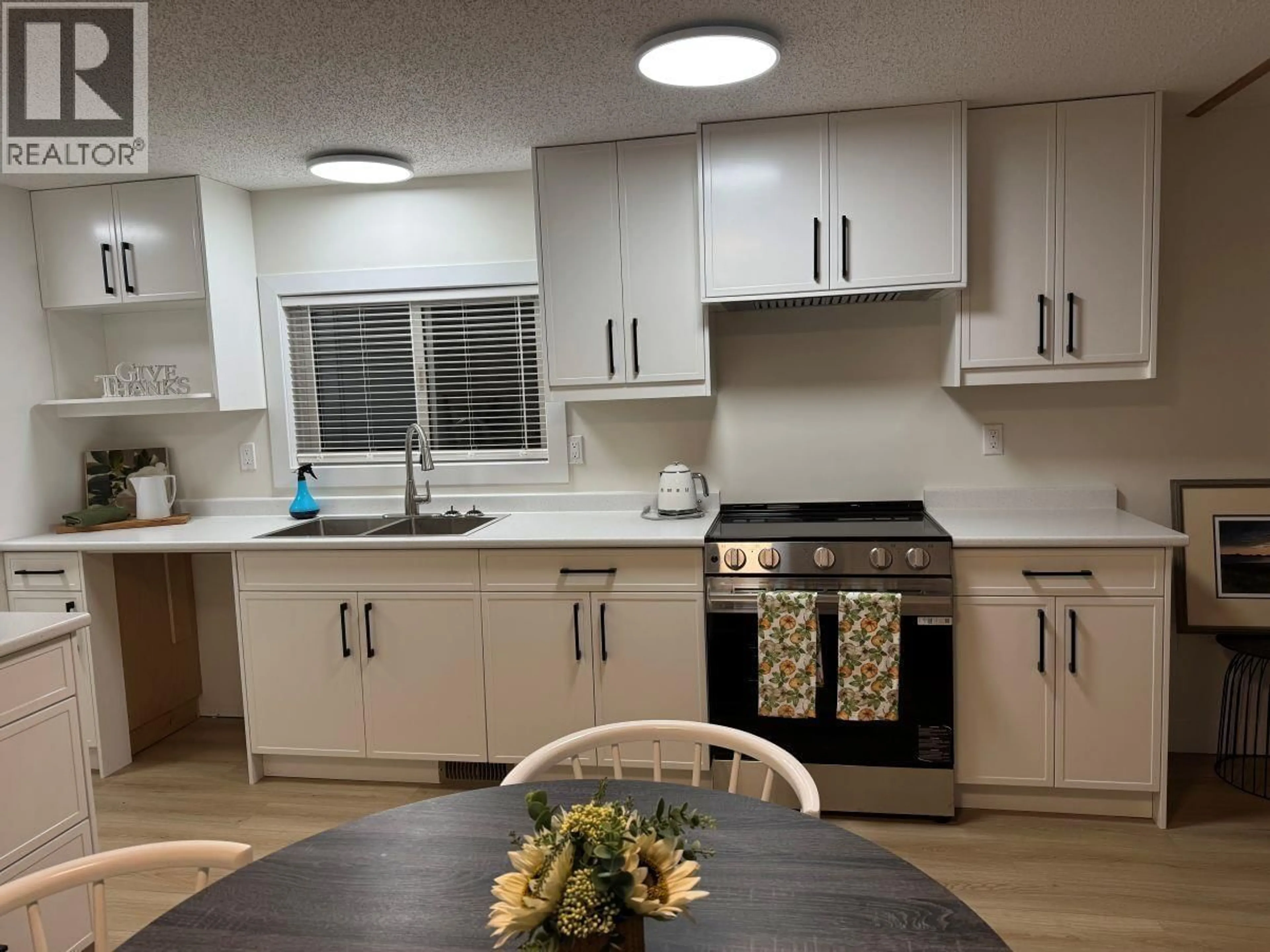 Open concept kitchen, unknown for 2914 GREENFOREST CRESCENT, Prince George British Columbia V2K5B5