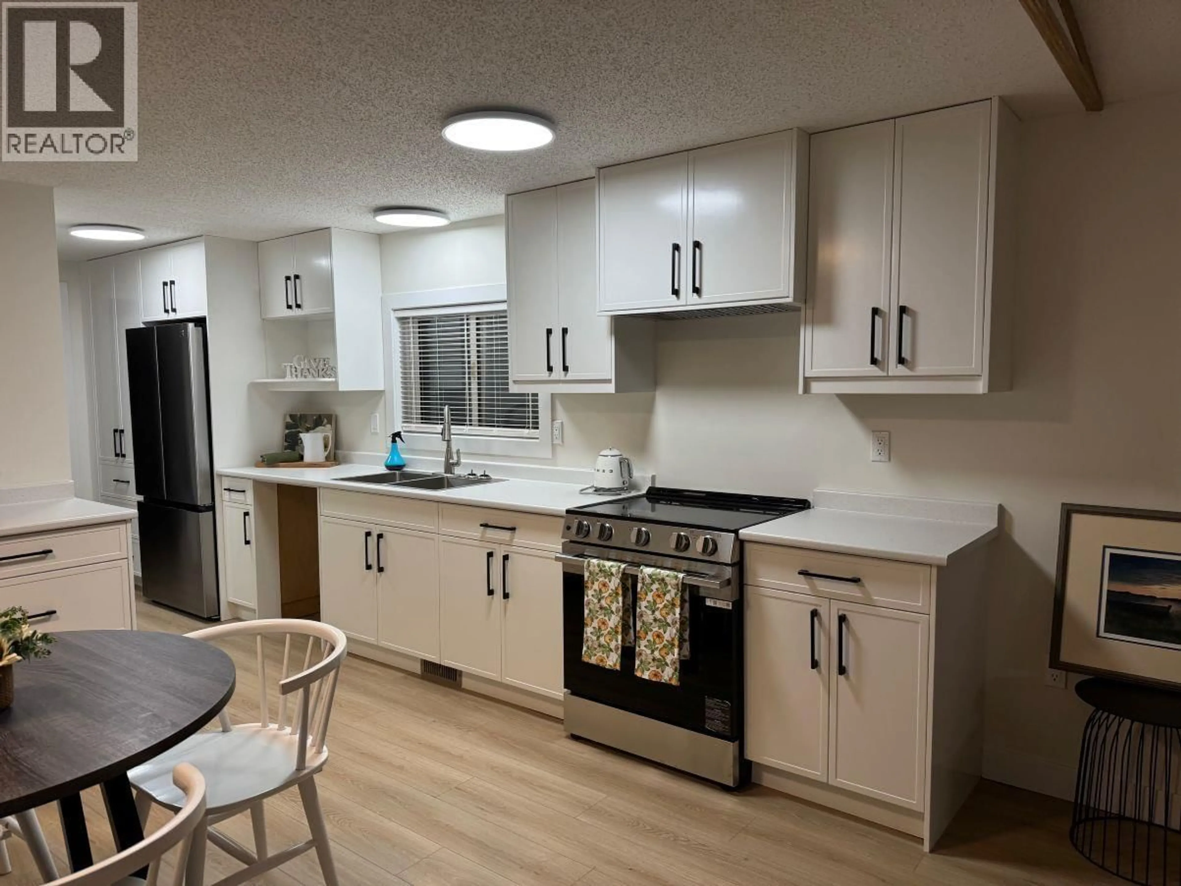 Open concept kitchen, unknown for 2914 GREENFOREST CRESCENT, Prince George British Columbia V2K5B5
