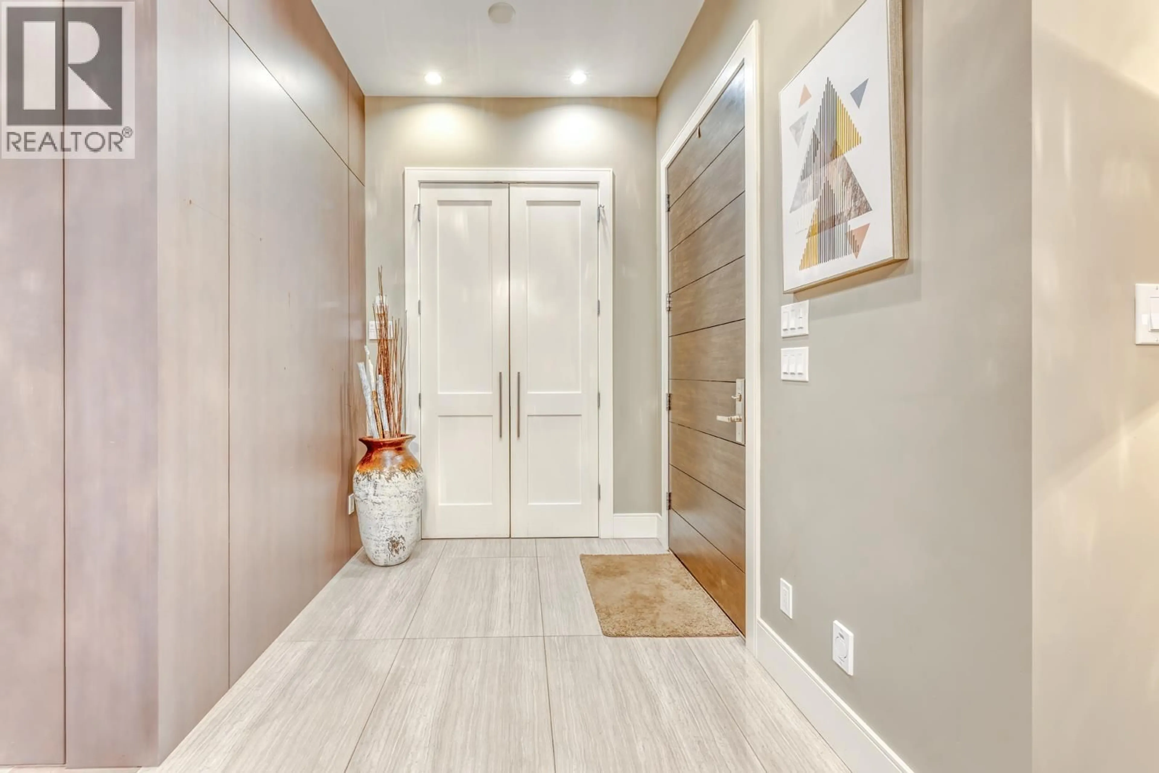 Indoor entryway for 3288 23RD AVENUE, Vancouver British Columbia V6L1P9