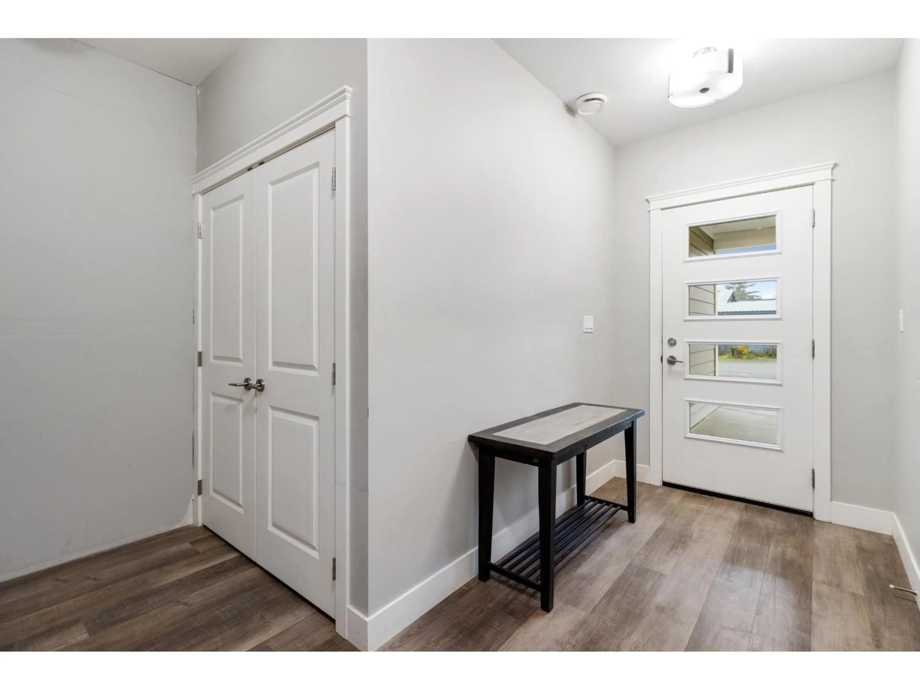 Indoor entryway for 478 FORT STREET, Hope British Columbia V0X1L4