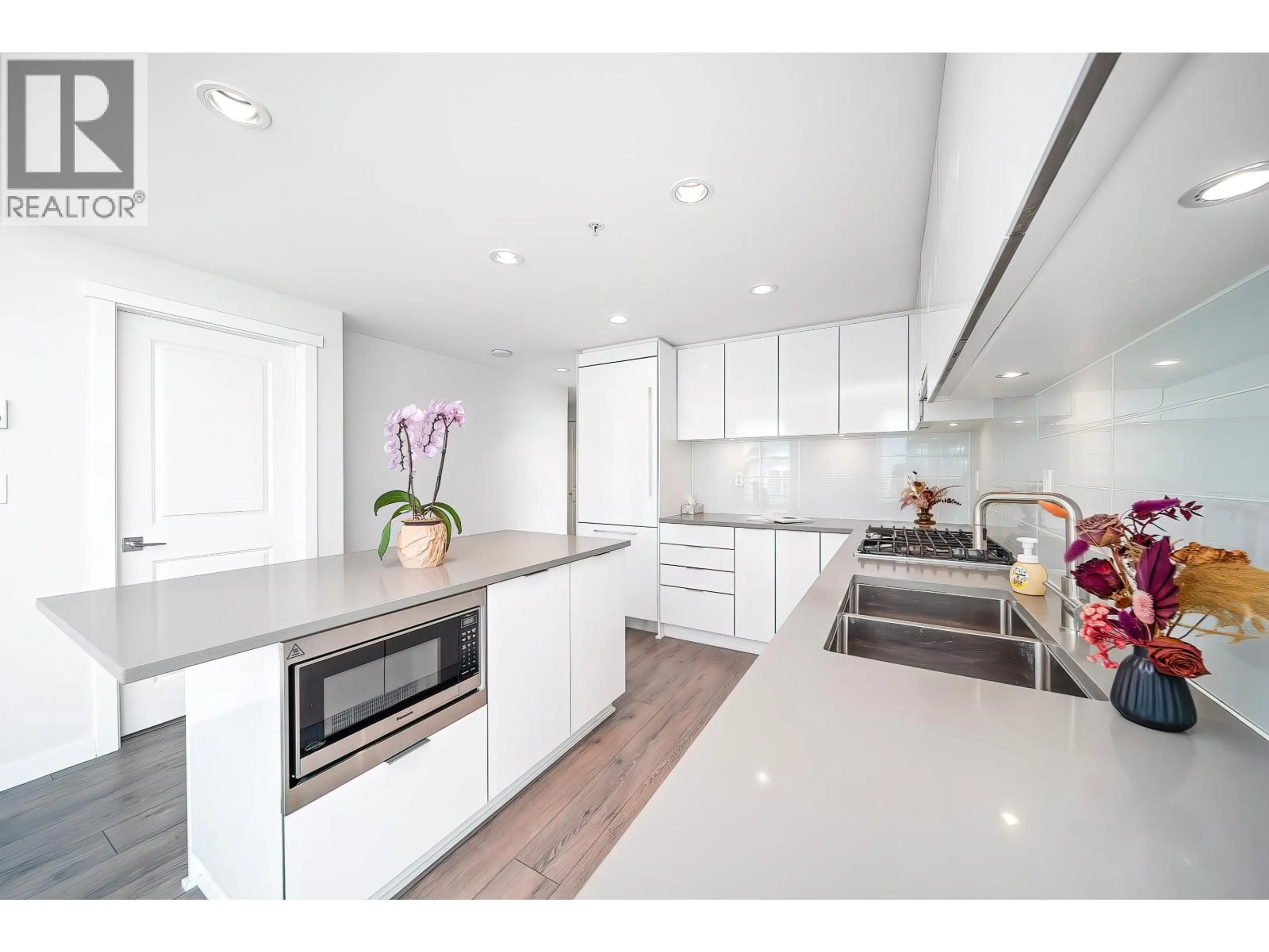 Contemporary kitchen, unknown for 3206 - 2388 MADISON AVENUE, Burnaby British Columbia V5C0K8