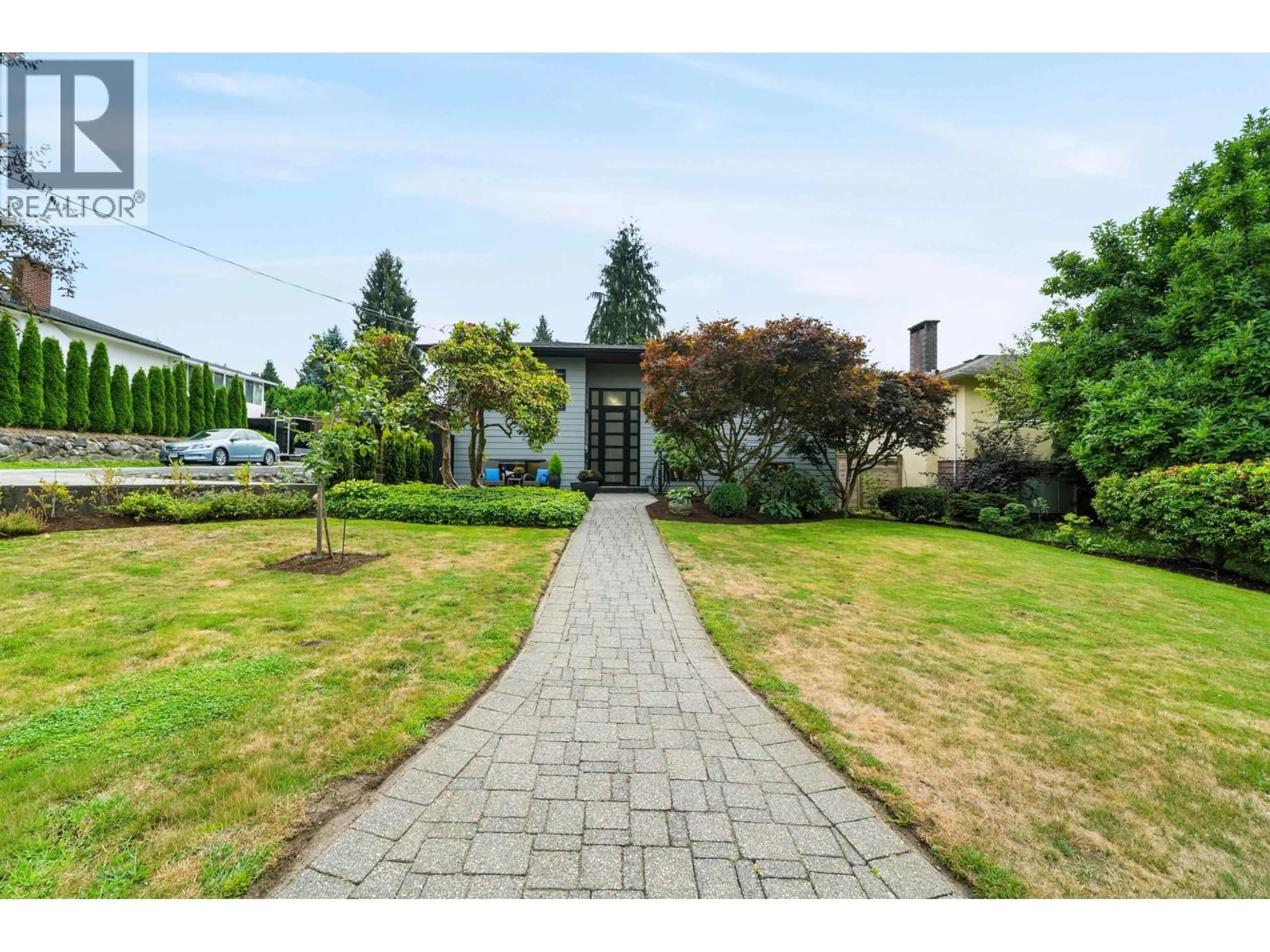 A pic from outside/outdoor area/front of a property/back of a property/a pic from drone, street for 930 STARDALE AVENUE, Coquitlam British Columbia V3J4W2