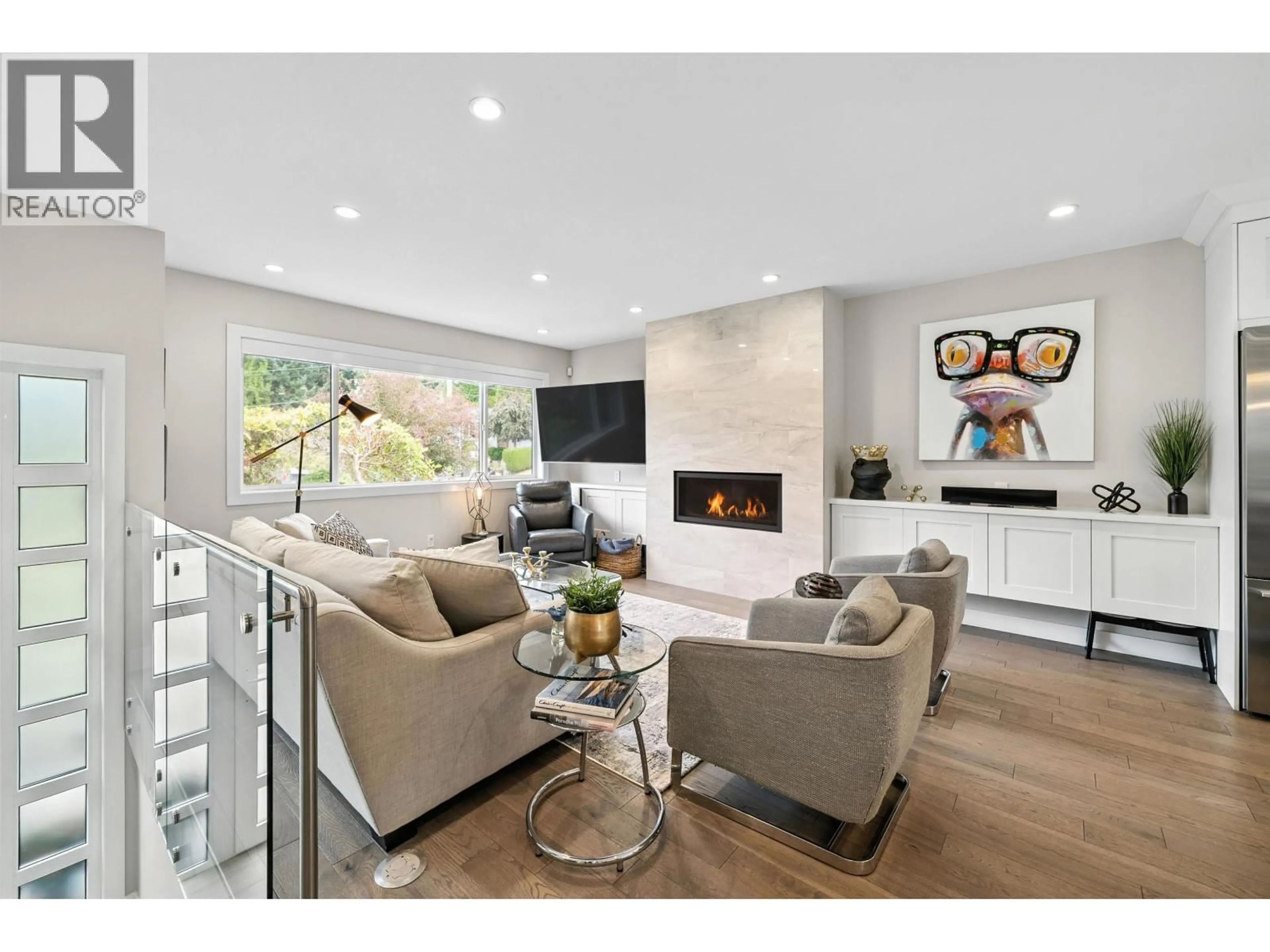 Living room with furniture, unknown for 930 STARDALE AVENUE, Coquitlam British Columbia V3J4W2