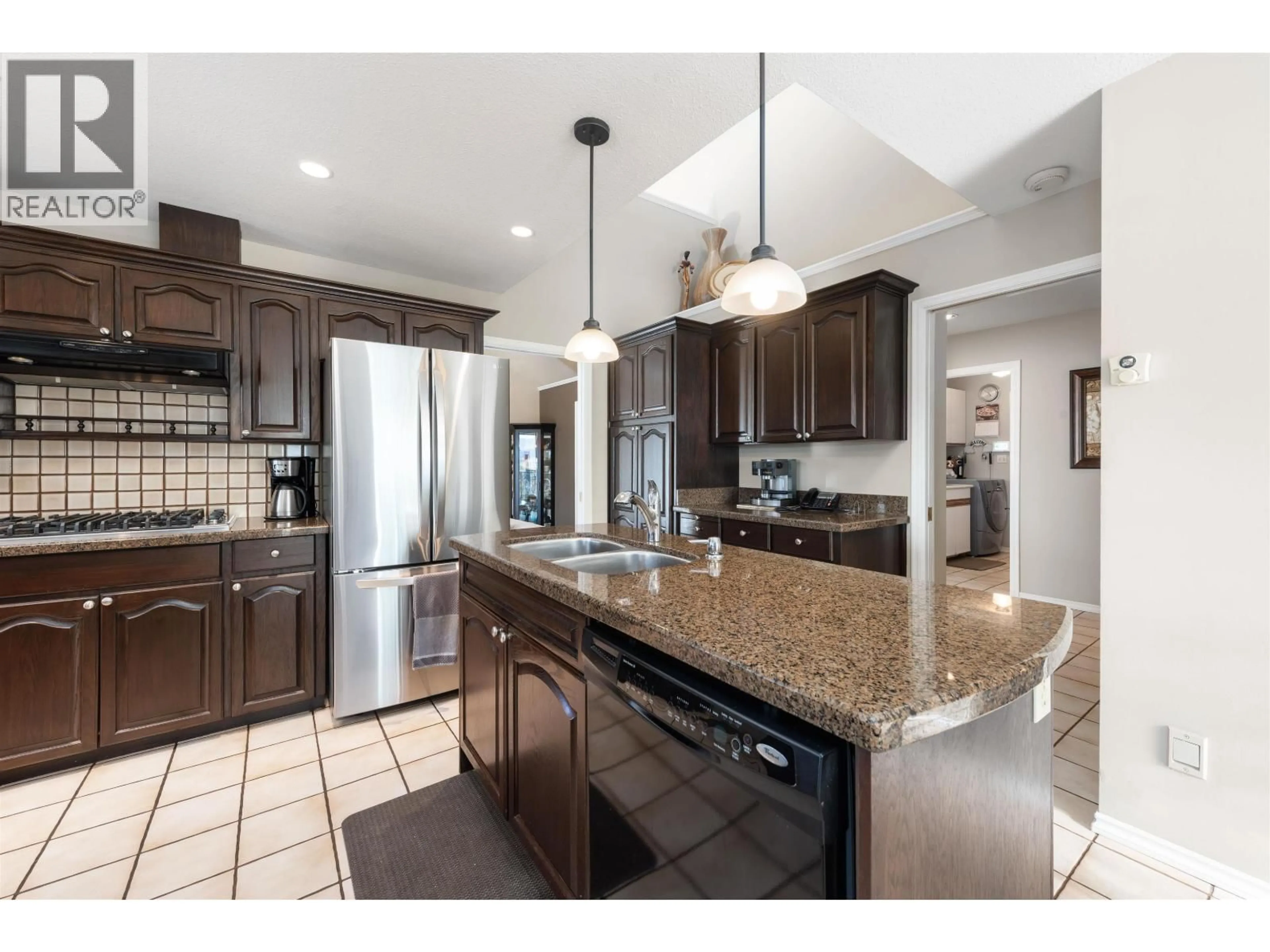 Open concept kitchen, ceramic/tile floor for 3173 LEEWARD COURT, Coquitlam British Columbia V3C5A9