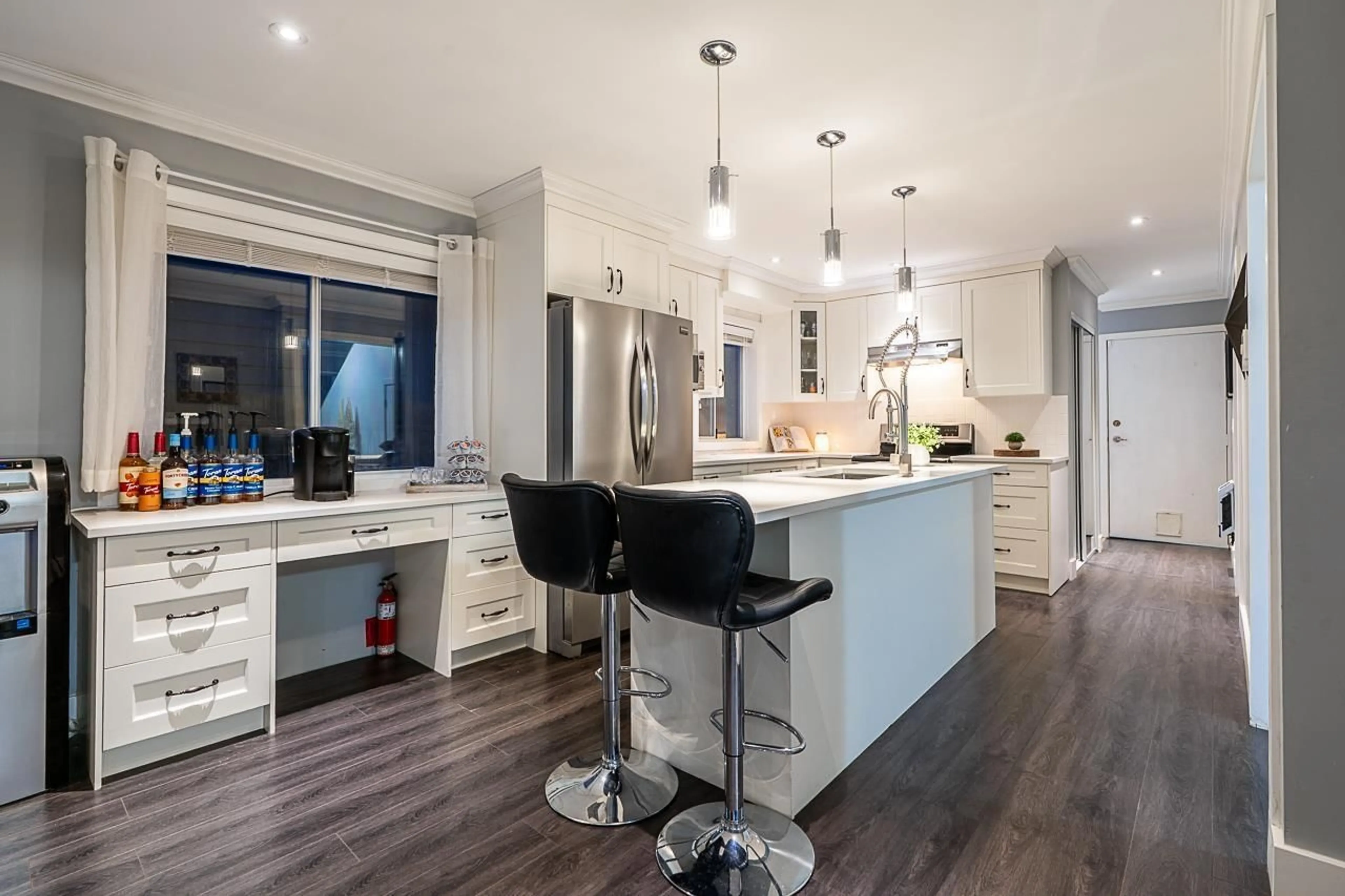 Contemporary kitchen, wood/laminate floor for 3329 270, Langley British Columbia V4W3G5