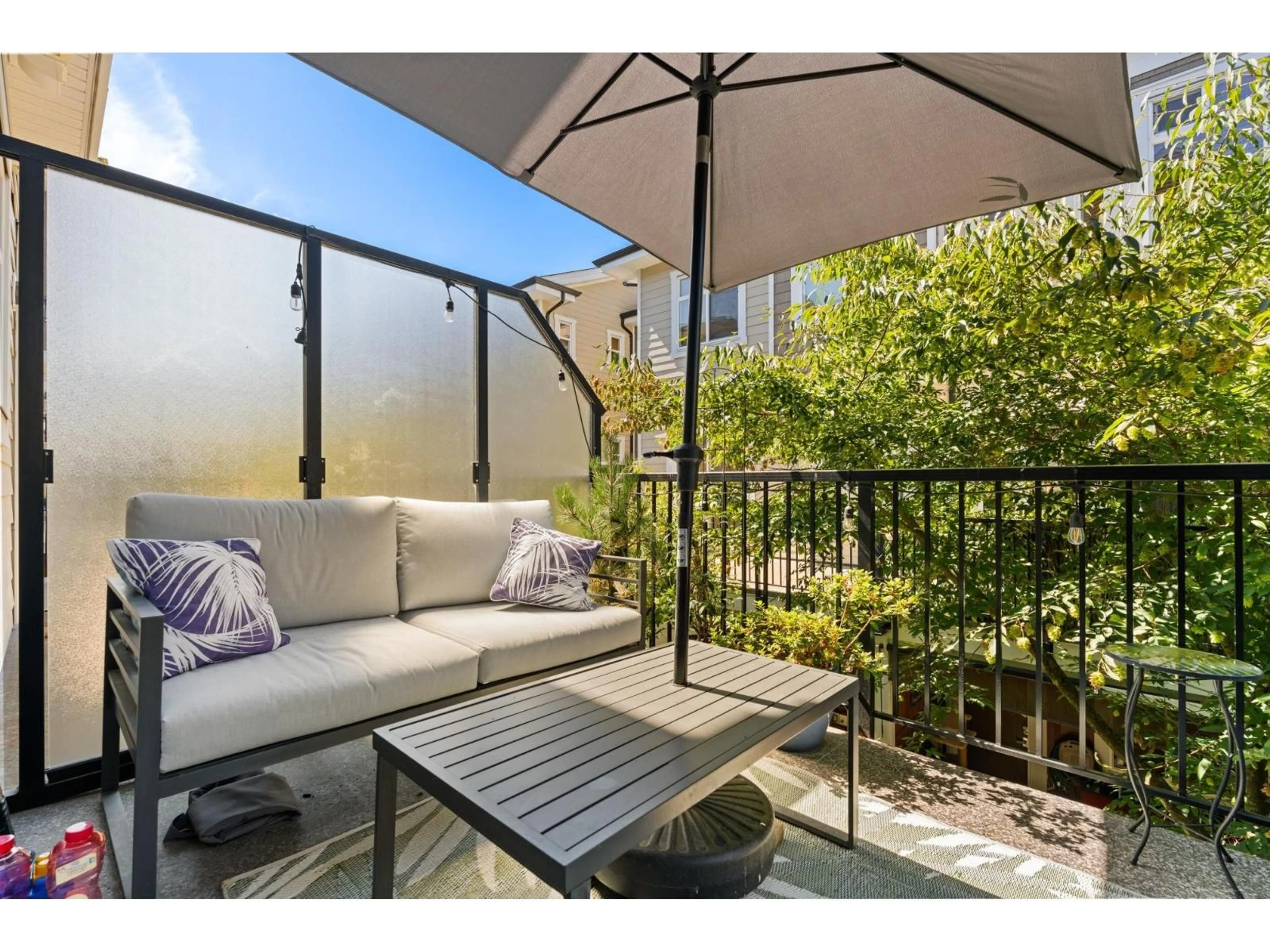 Patio, street for 93 - 8068 207, Langley British Columbia V2Y0M9