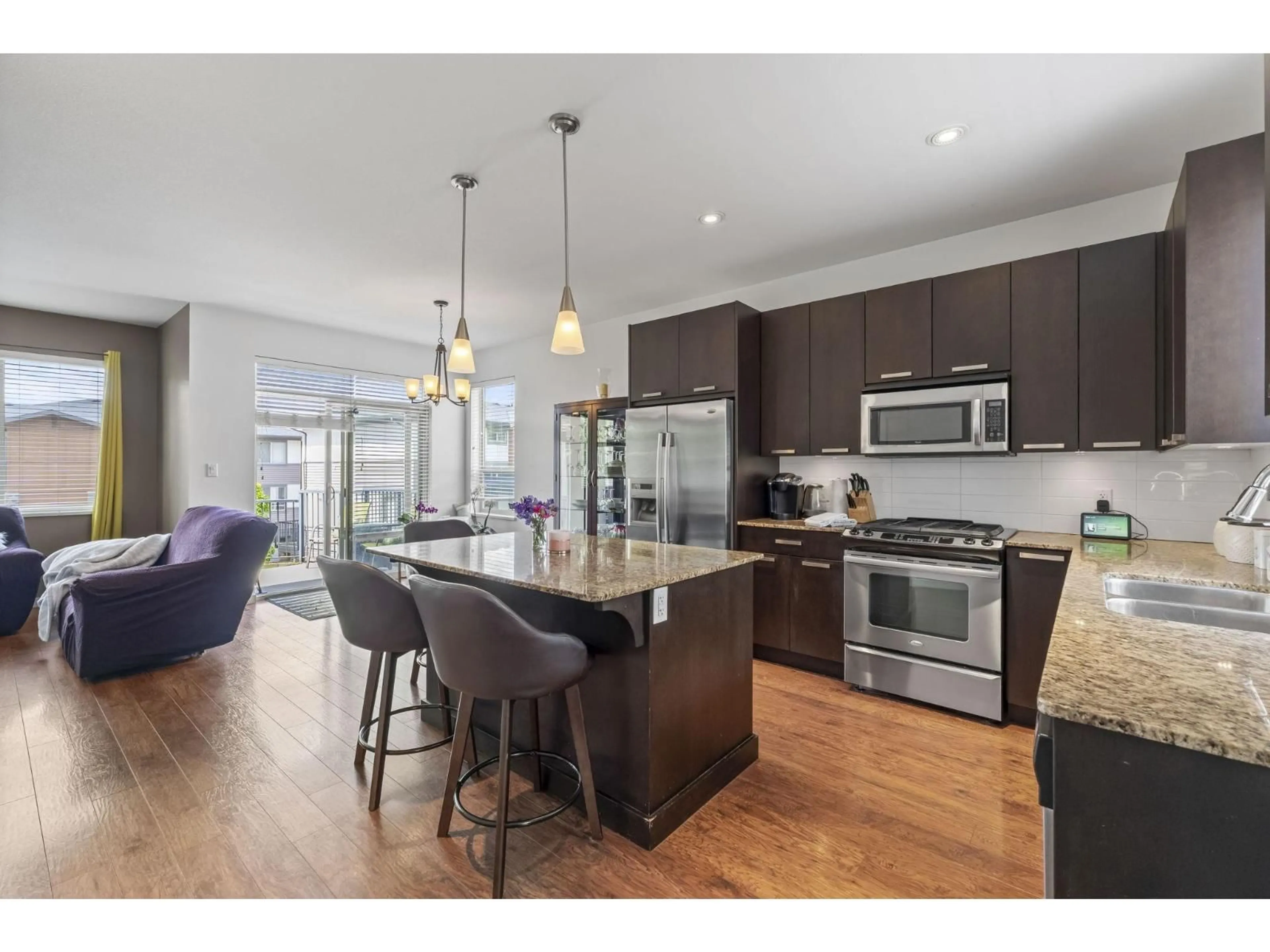 Open concept kitchen, unknown for 55 - 34248 KING, Abbotsford British Columbia V2S0B1