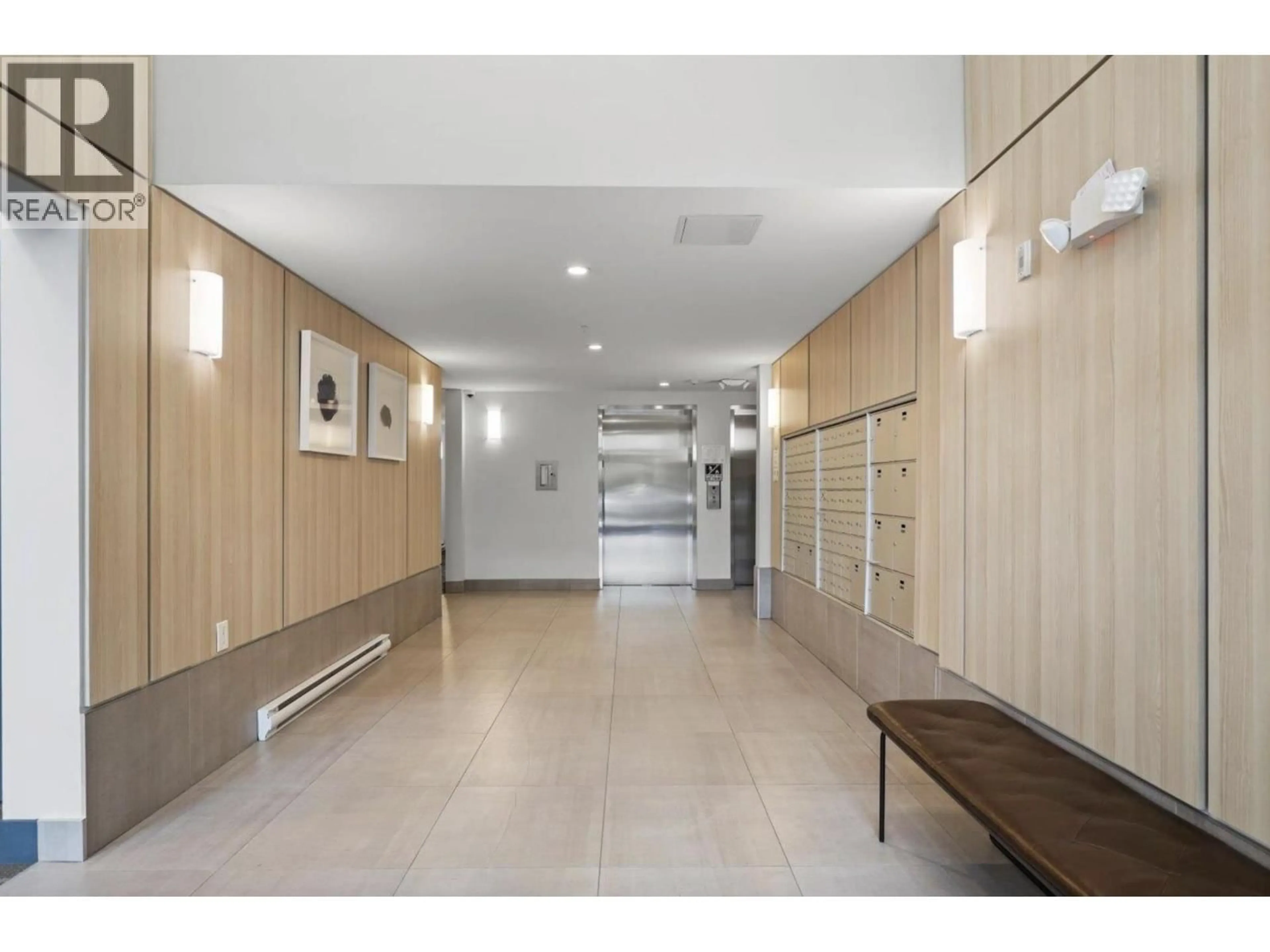 Indoor foyer for 306 - 621 REGAN AVENUE, Coquitlam British Columbia V3J0K1