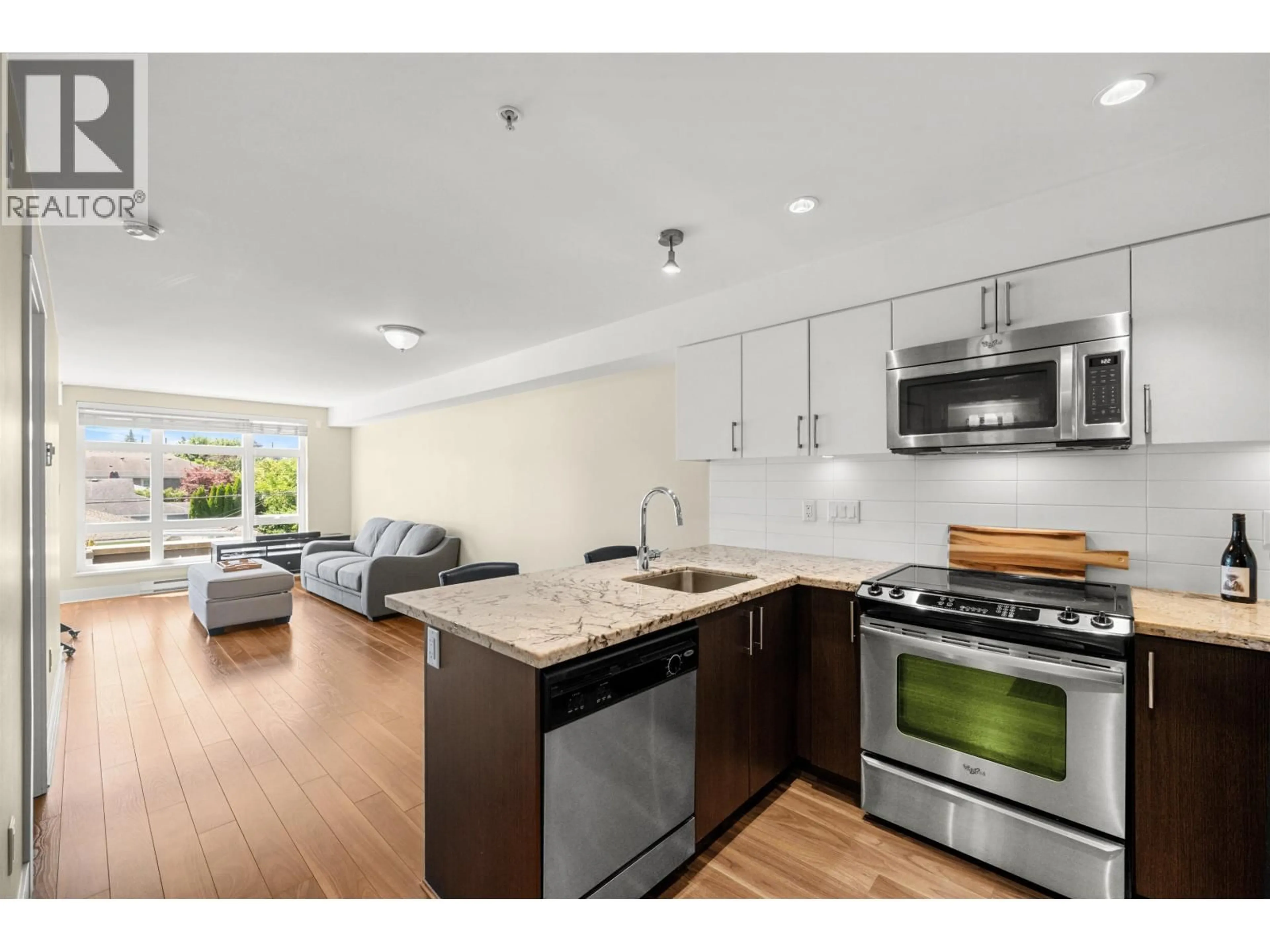 Open concept kitchen, unknown for 319 - 85 EIGHTH AVENUE, New Westminster British Columbia V3L0E9