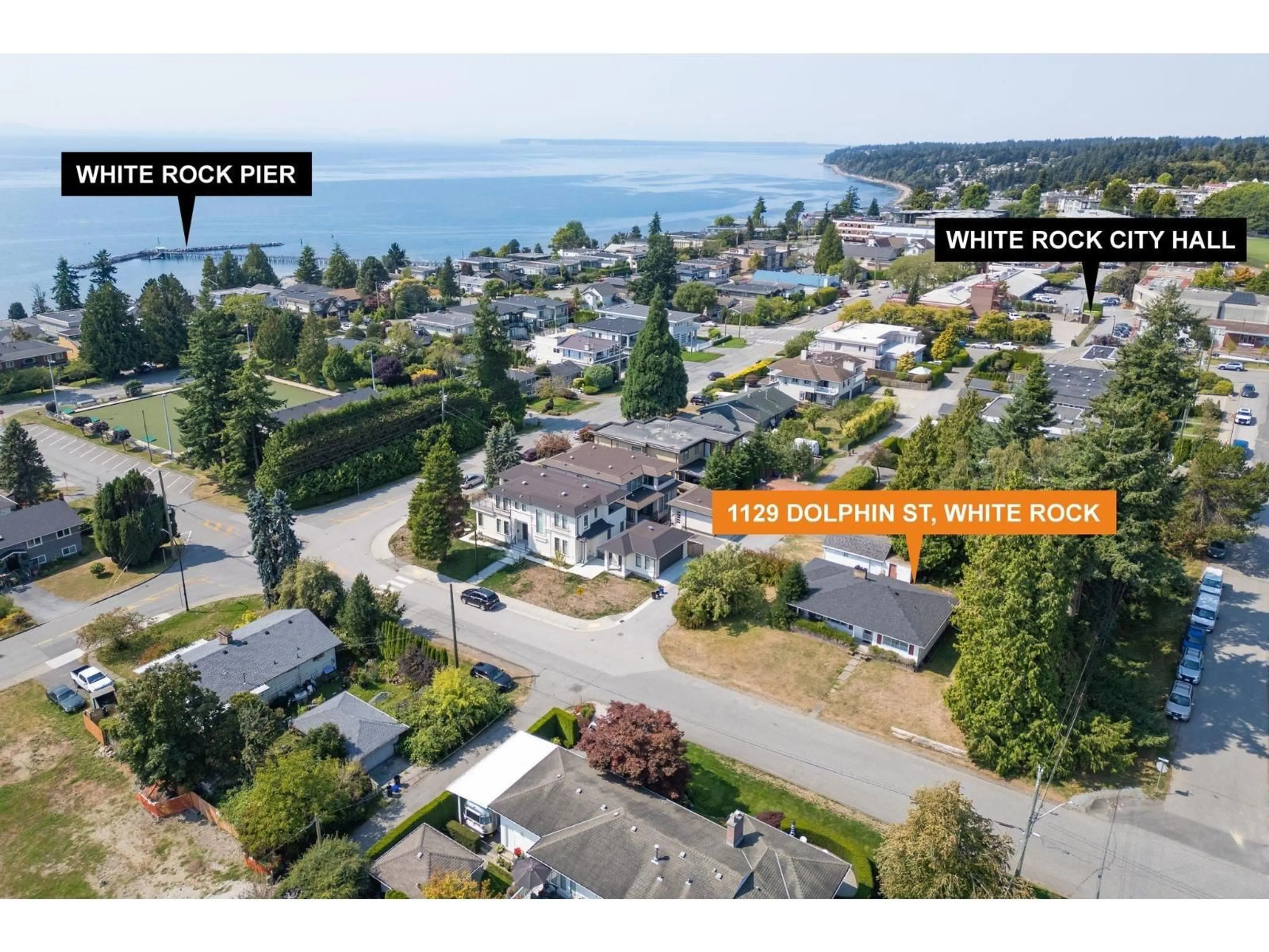 A pic from outside/outdoor area/front of a property/back of a property/a pic from drone, water/lake/river/ocean view for 1129 DOLPHIN, White Rock British Columbia V4B4G6