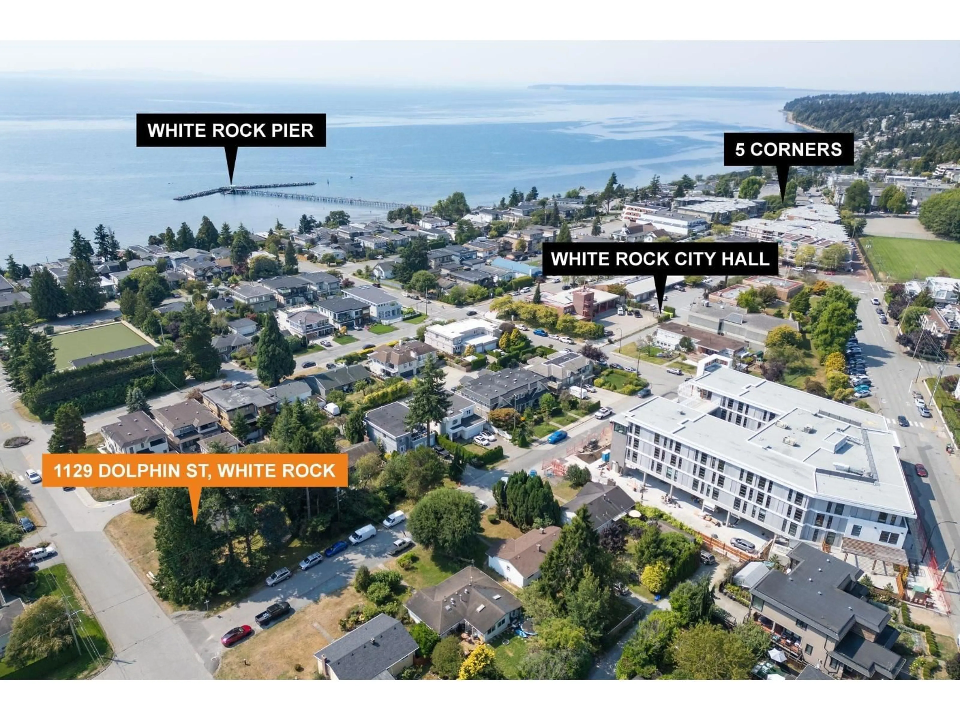 A pic from outside/outdoor area/front of a property/back of a property/a pic from drone, water/lake/river/ocean view for 1129 DOLPHIN, White Rock British Columbia V4B4G6