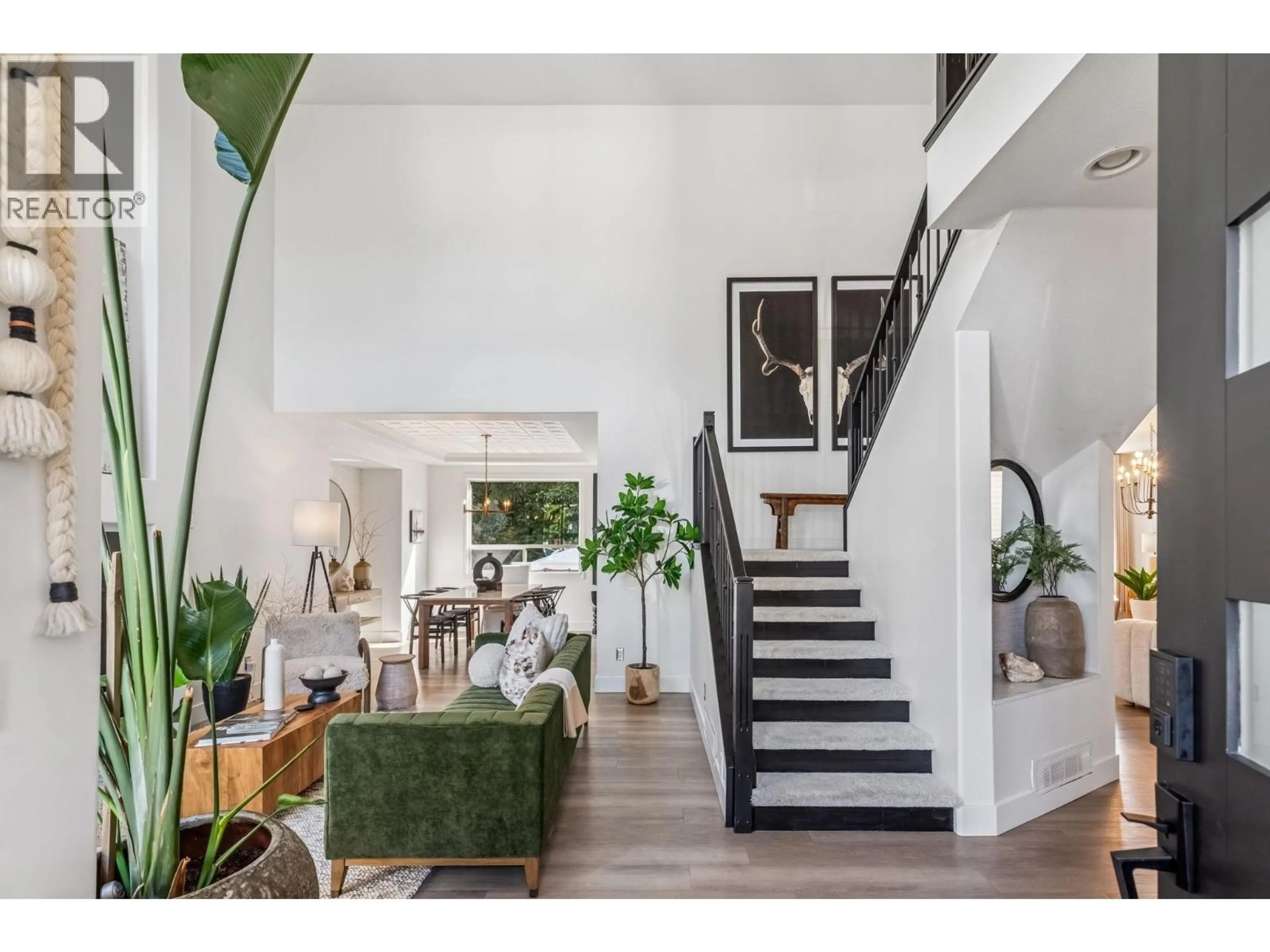 Indoor entryway for 3086 SKEENA STREET, Port Coquitlam British Columbia V3B7N8
