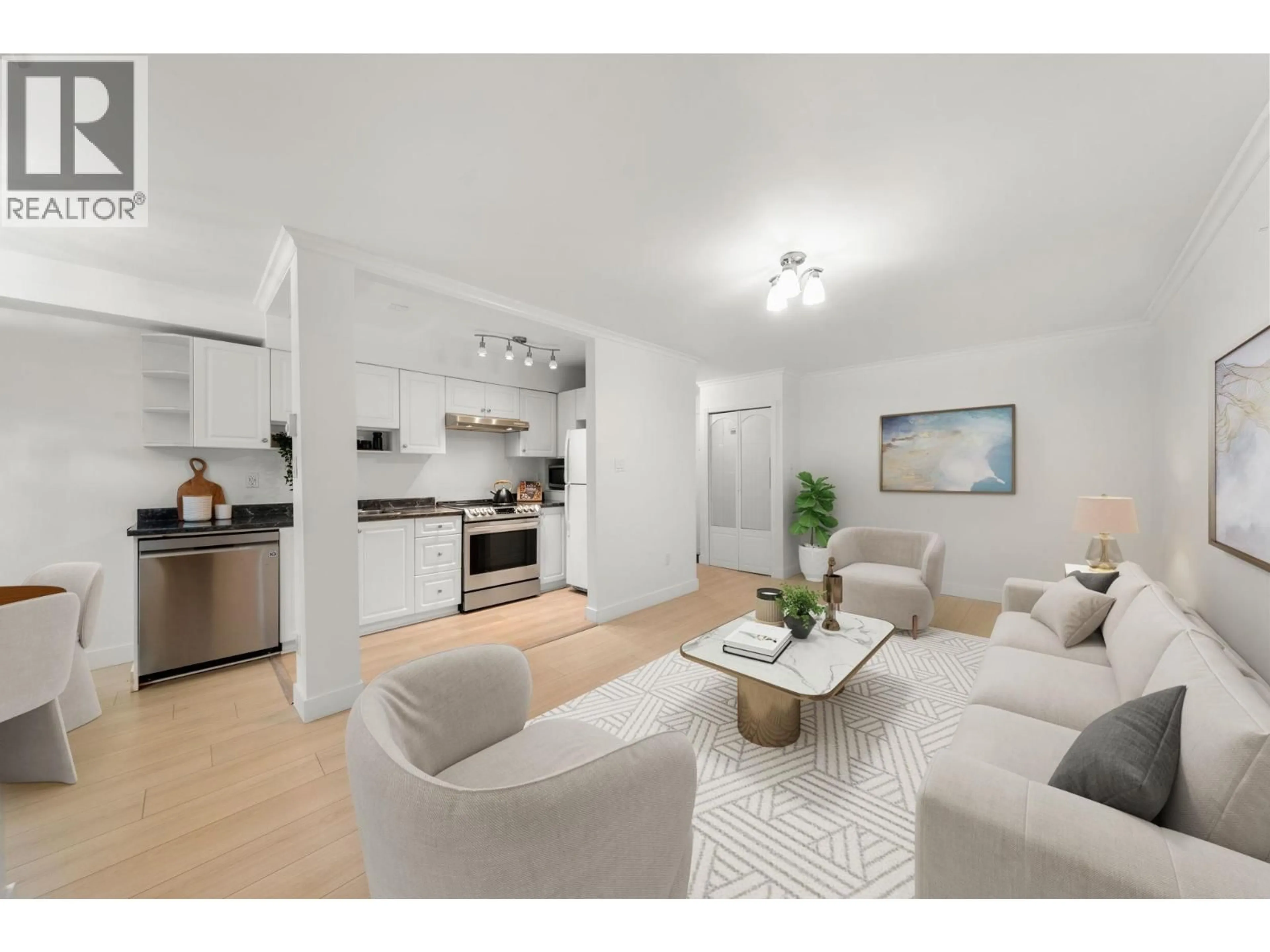 Living room with furniture, unknown for 206 - 1363 CLYDE AVENUE, West Vancouver British Columbia V7T2W9