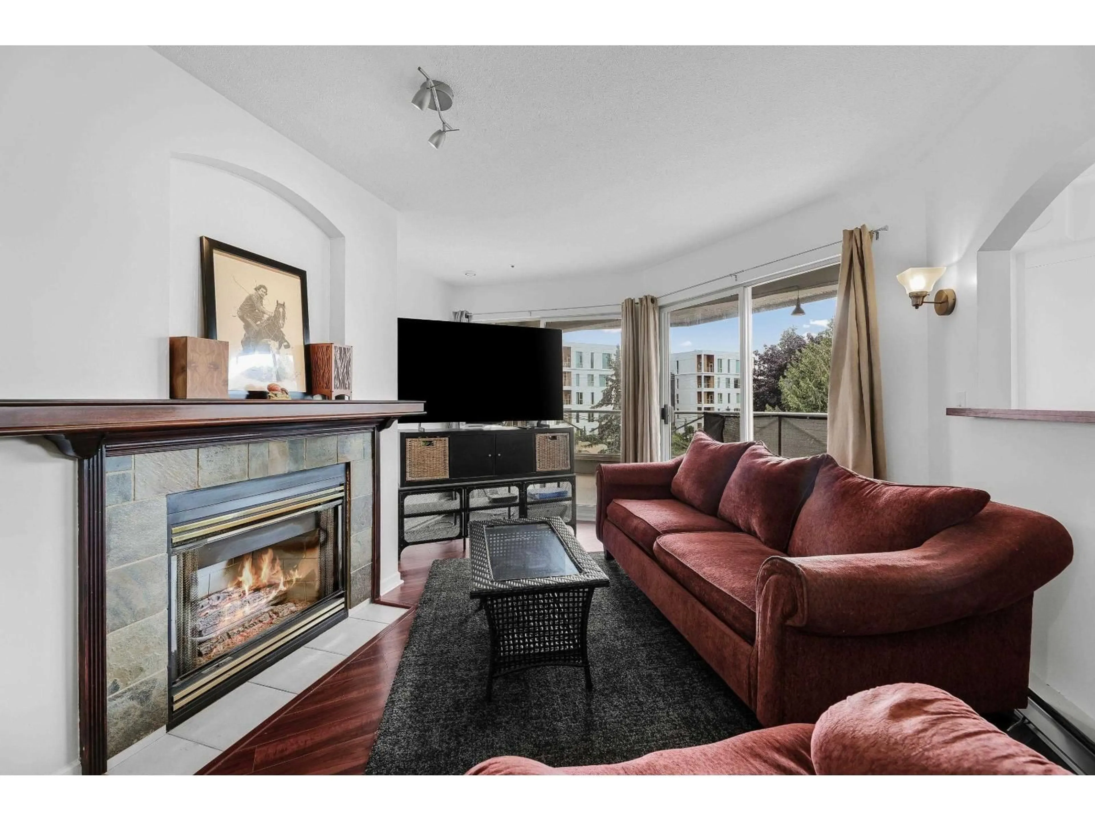 Living room with furniture, unknown for 307 - 20120 56, Langley British Columbia V3A3Y4