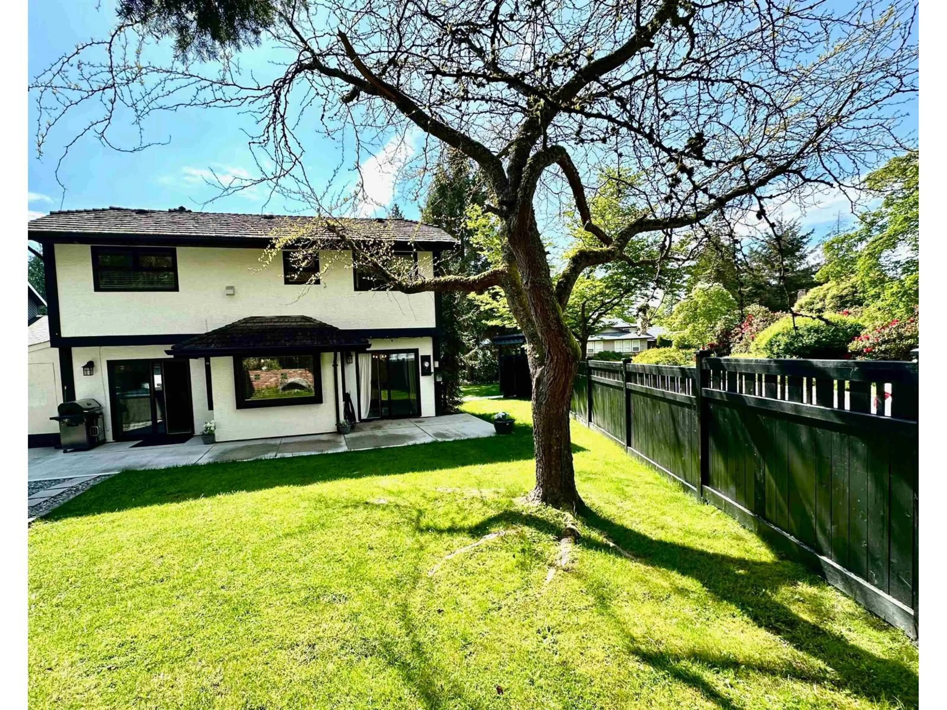 A pic from outside/outdoor area/front of a property/back of a property/a pic from drone, street for 1756 148A, Surrey British Columbia V4A6G5