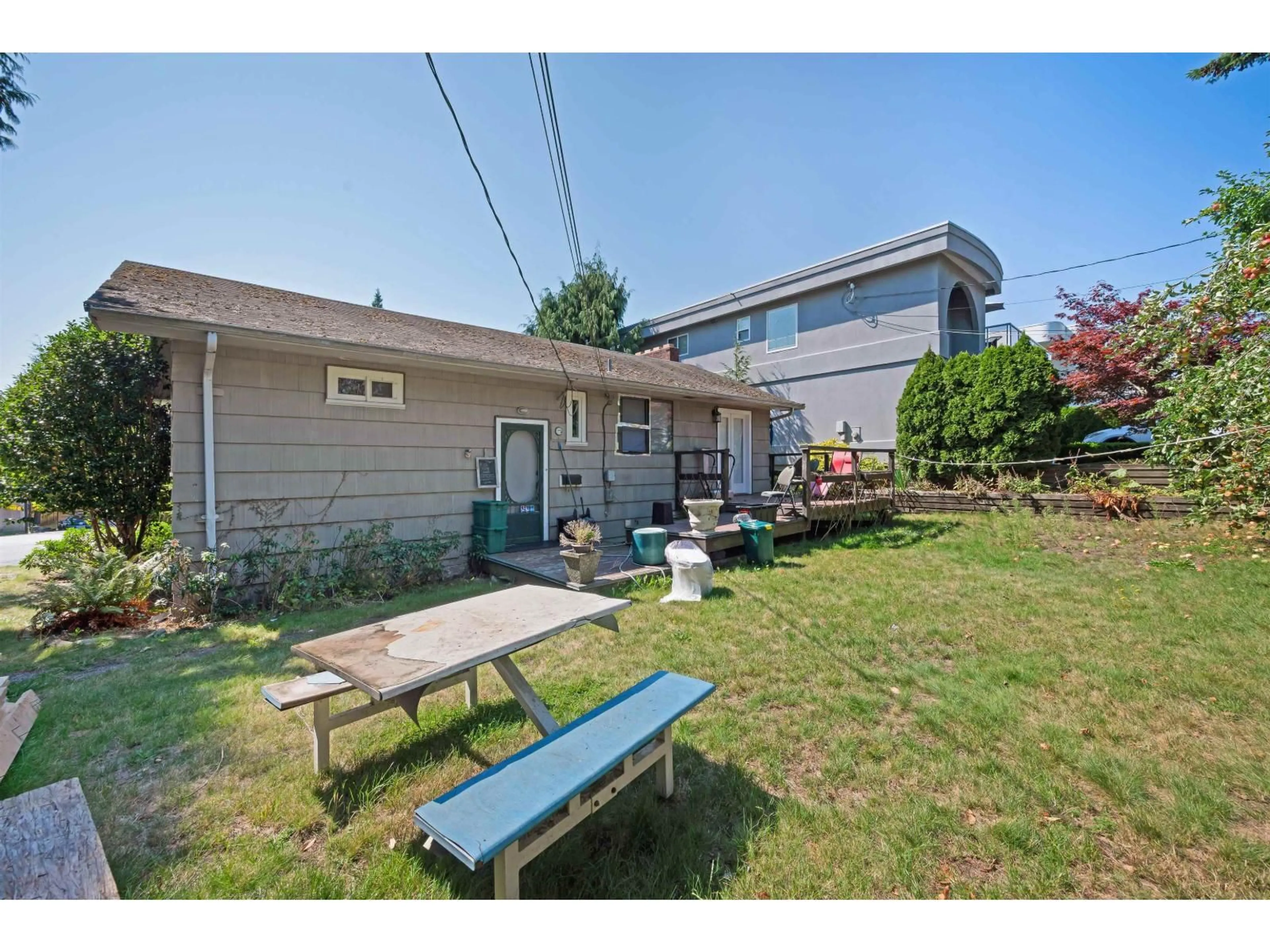 Patio, street for 15404 SEMIAHMOO, White Rock British Columbia V4B1T5