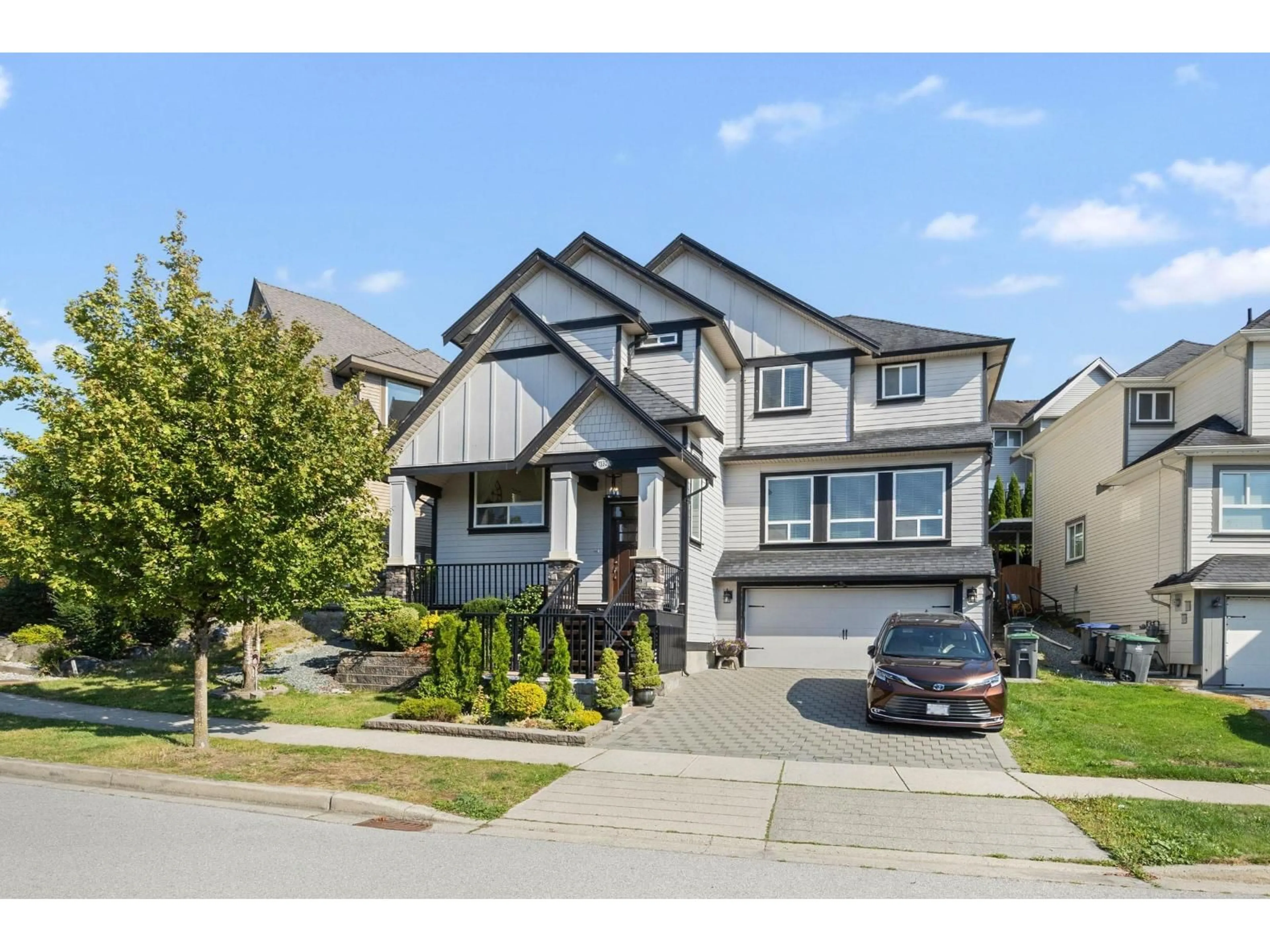 Home with vinyl exterior material, street for 7132 178, Surrey British Columbia V3S0Z7