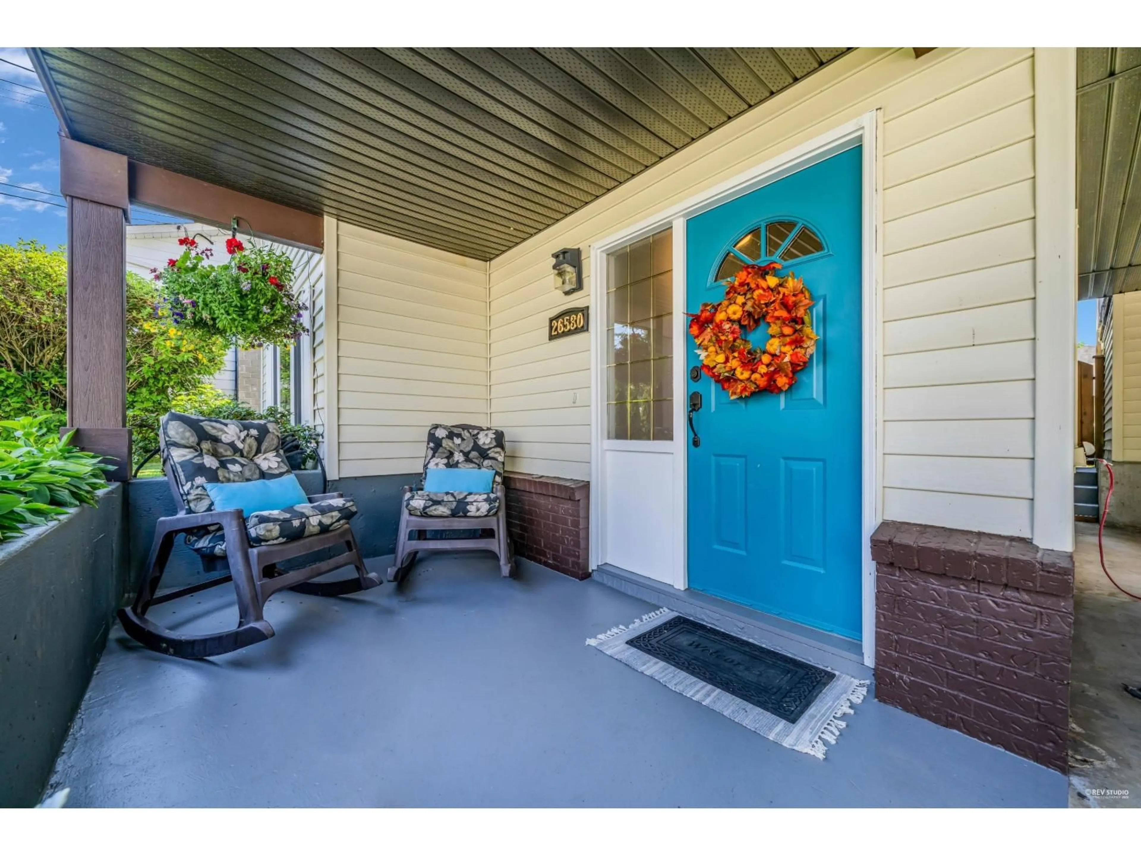 Indoor entryway for 26580 28B, Langley British Columbia V4W3B2
