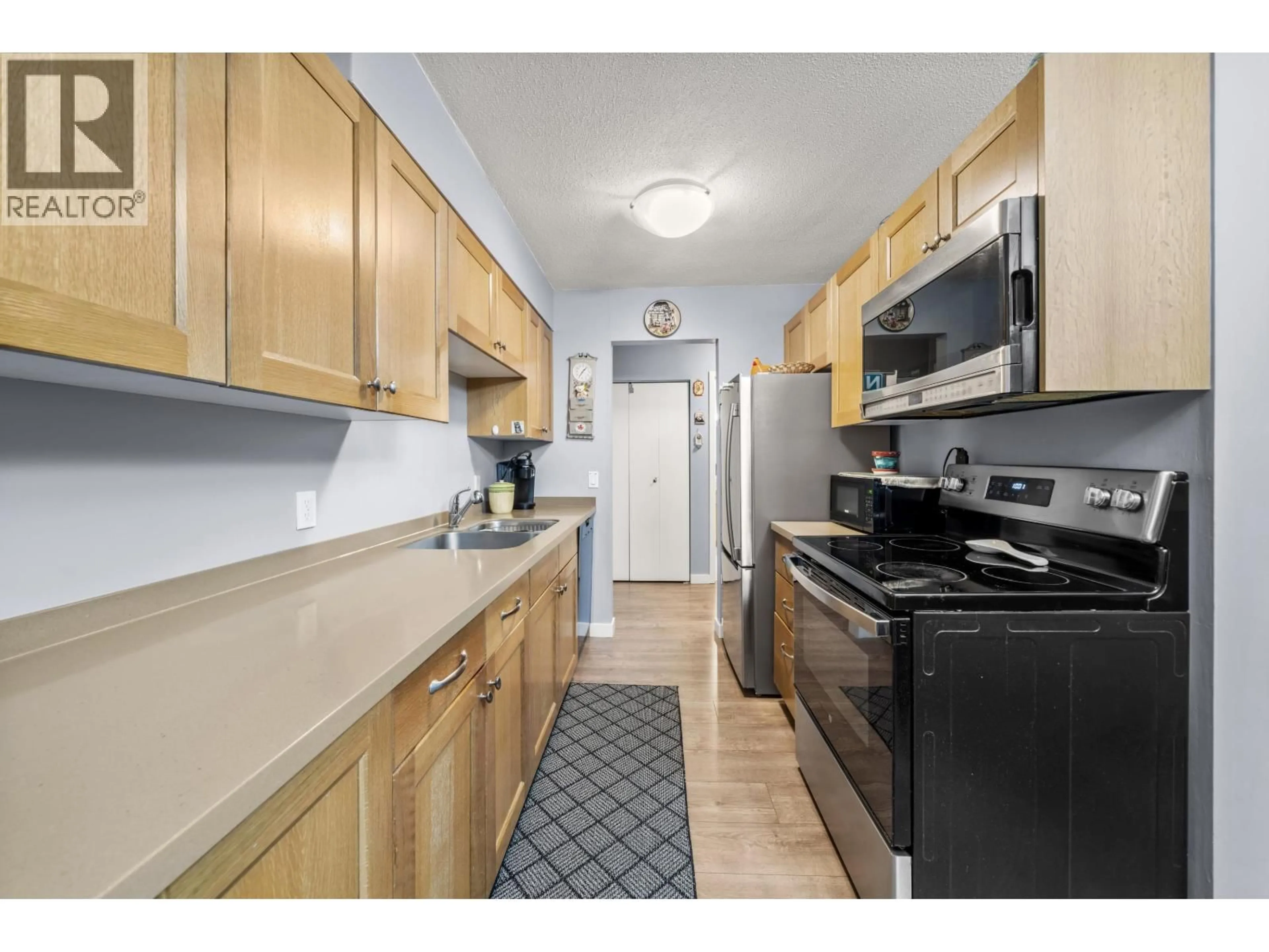 Standard kitchen, unknown for 302 - 371 ELLESMERE AVENUE, Burnaby British Columbia V5B3T1