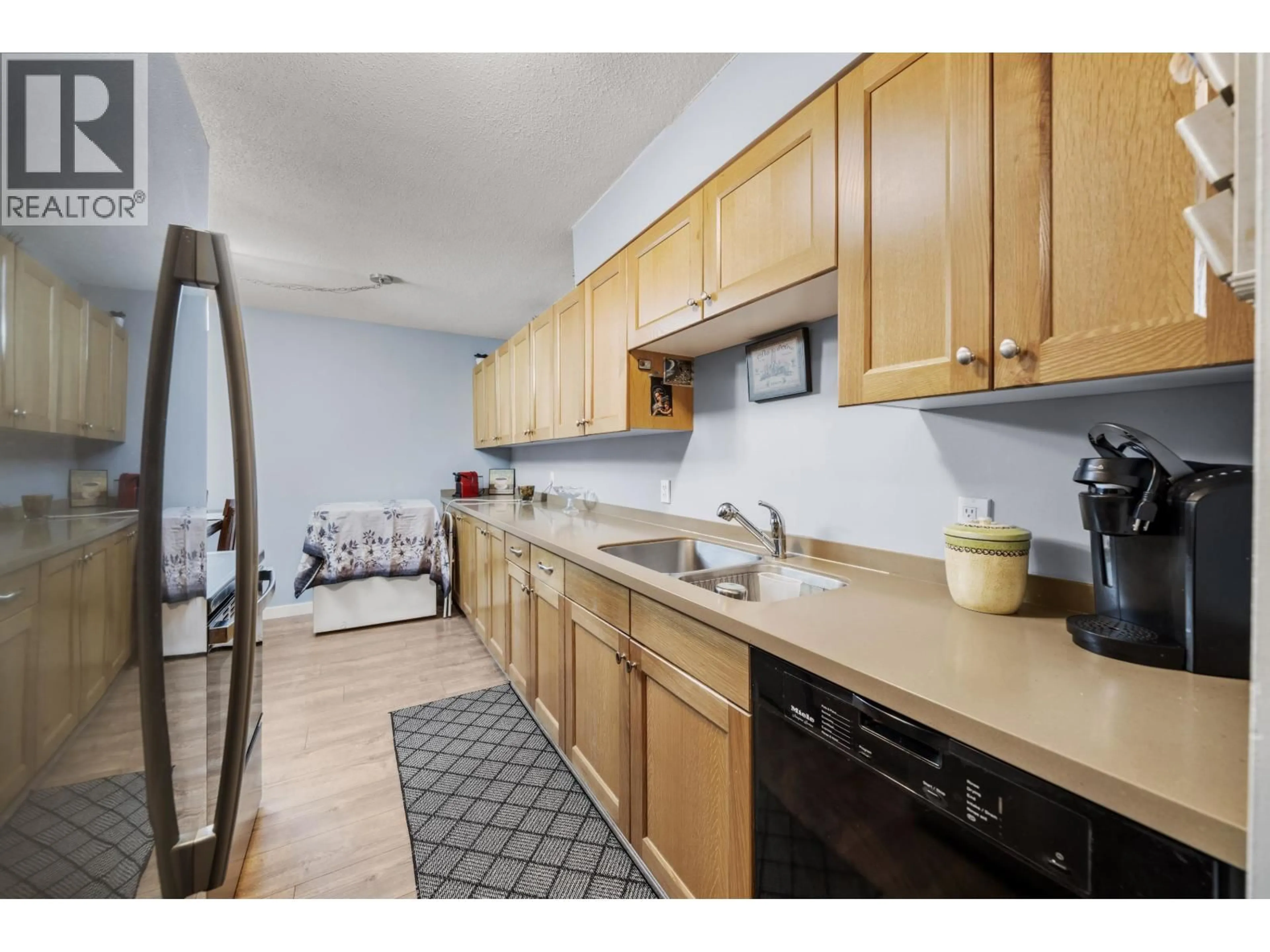 Standard kitchen, unknown for 302 - 371 ELLESMERE AVENUE, Burnaby British Columbia V5B3T1