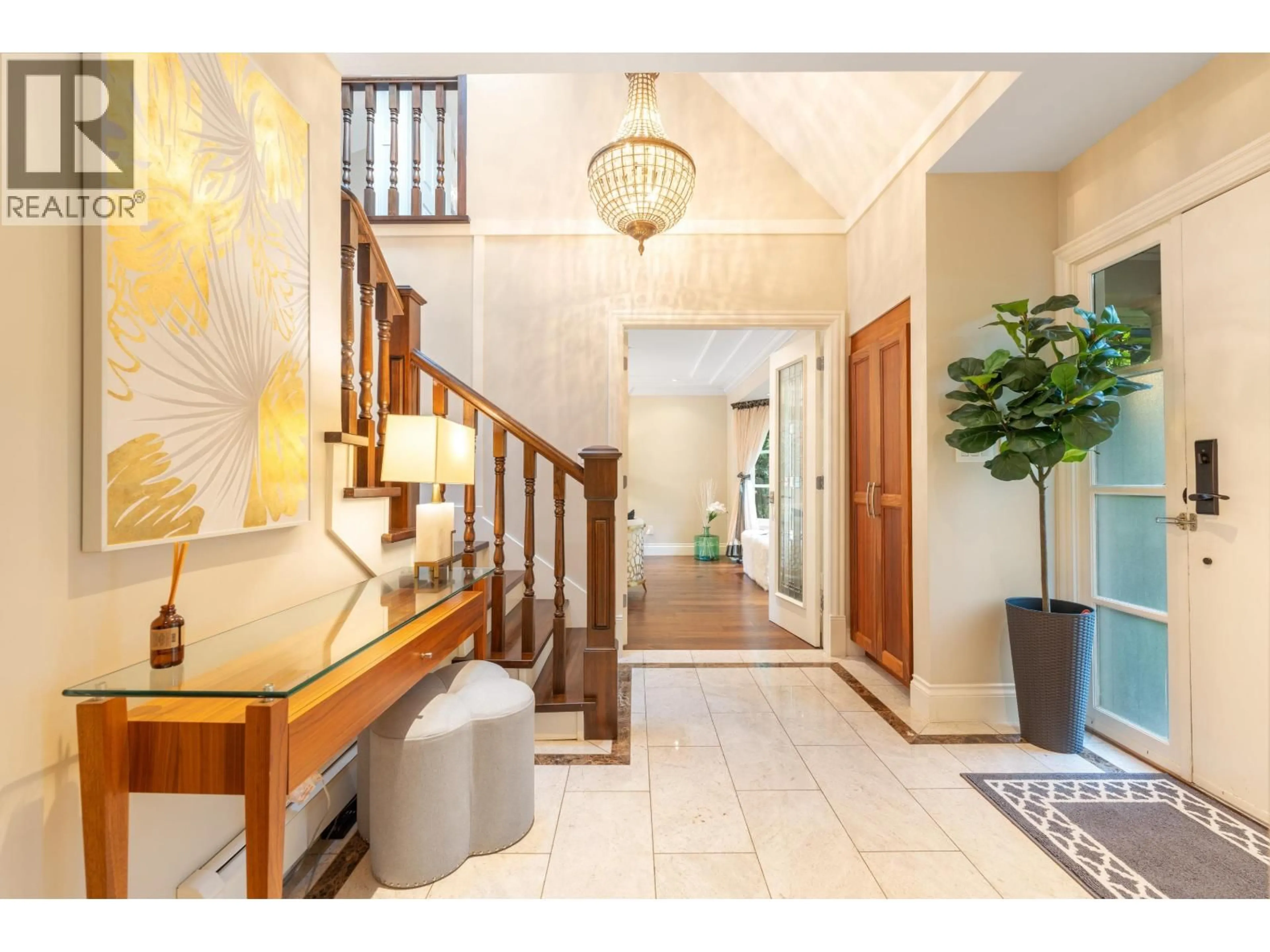 Indoor foyer for 3982 35TH AVENUE, Vancouver British Columbia V6N2P2