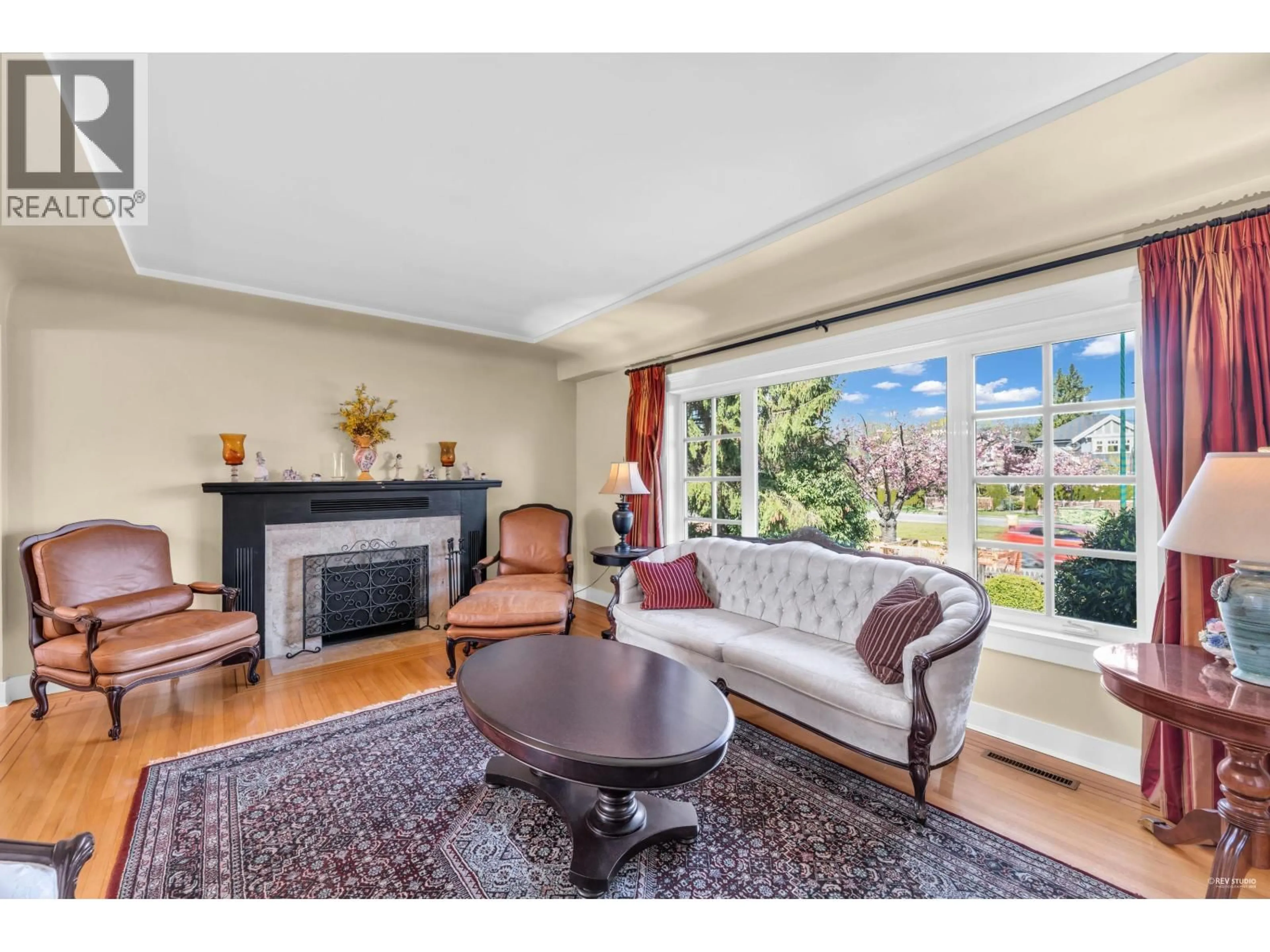 Living room with furniture, unknown for 3178 16TH AVENUE, Vancouver British Columbia V6K3E1