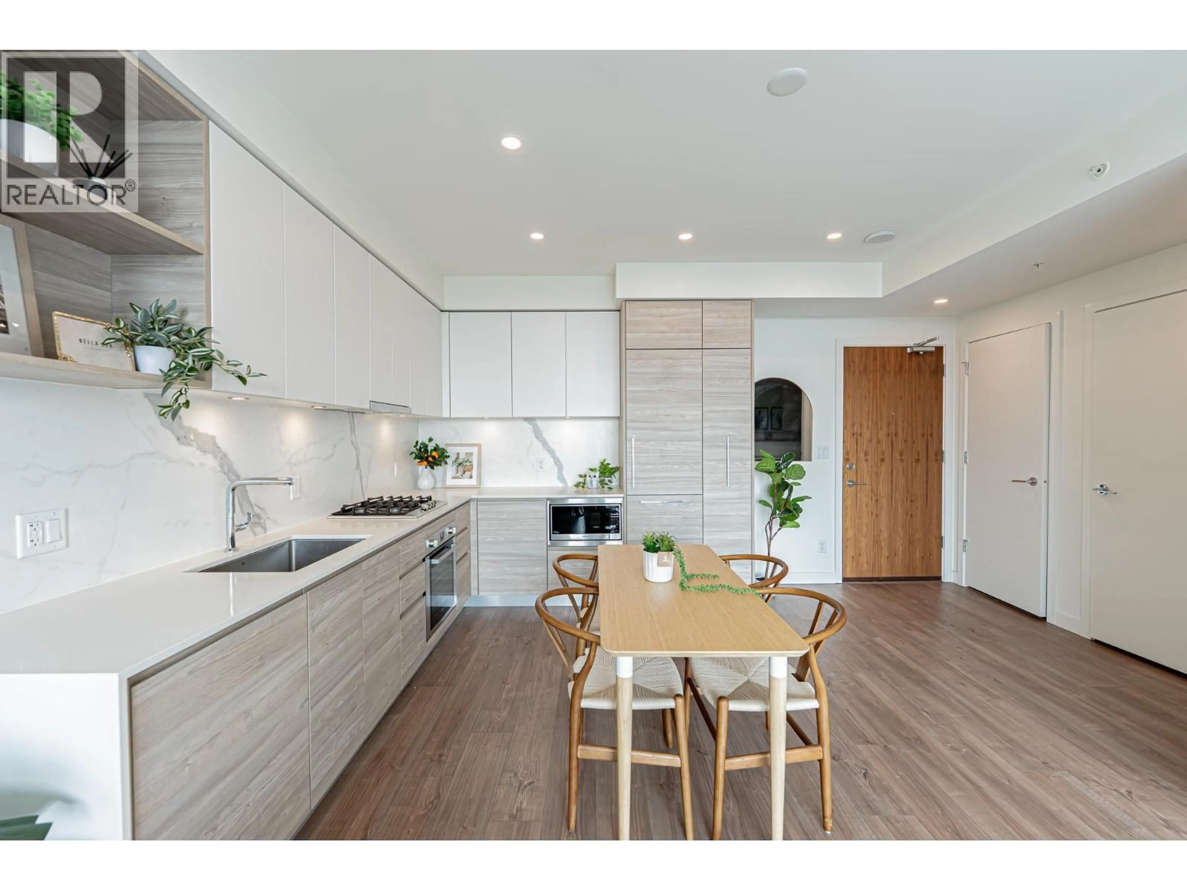 Contemporary kitchen, wood/laminate floor for 1406 - 585 AUSTIN AVENUE, Coquitlam British Columbia V3K0G6